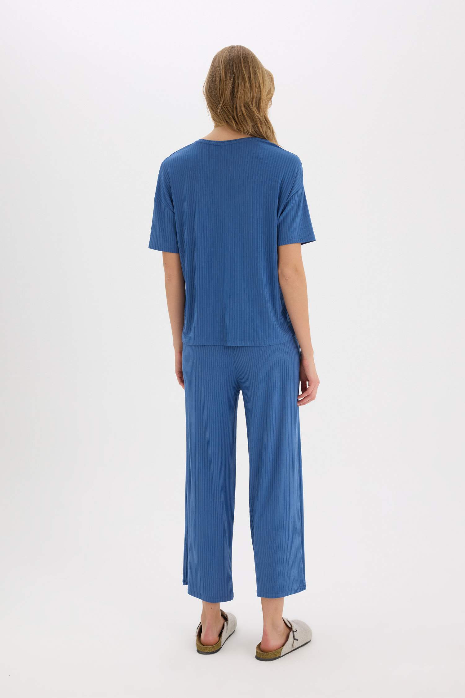 Pijama Takımı Fitilli Kaşkorse Kısa Kollu Üst Beli Lastikli Kapri Boy Alt-Fall in Love