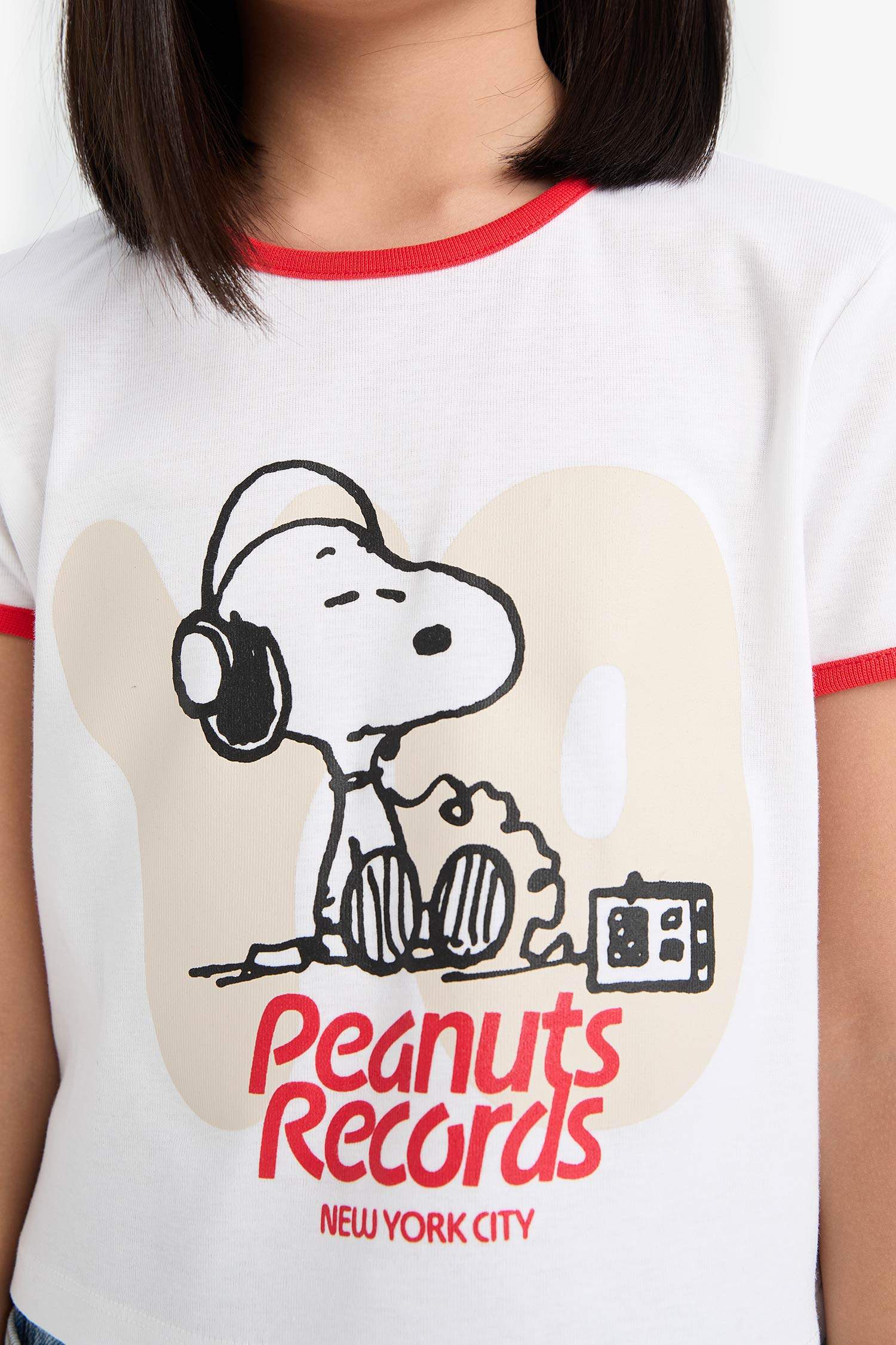 T-shirt court à imprimé Snoopy et col rond pour fille