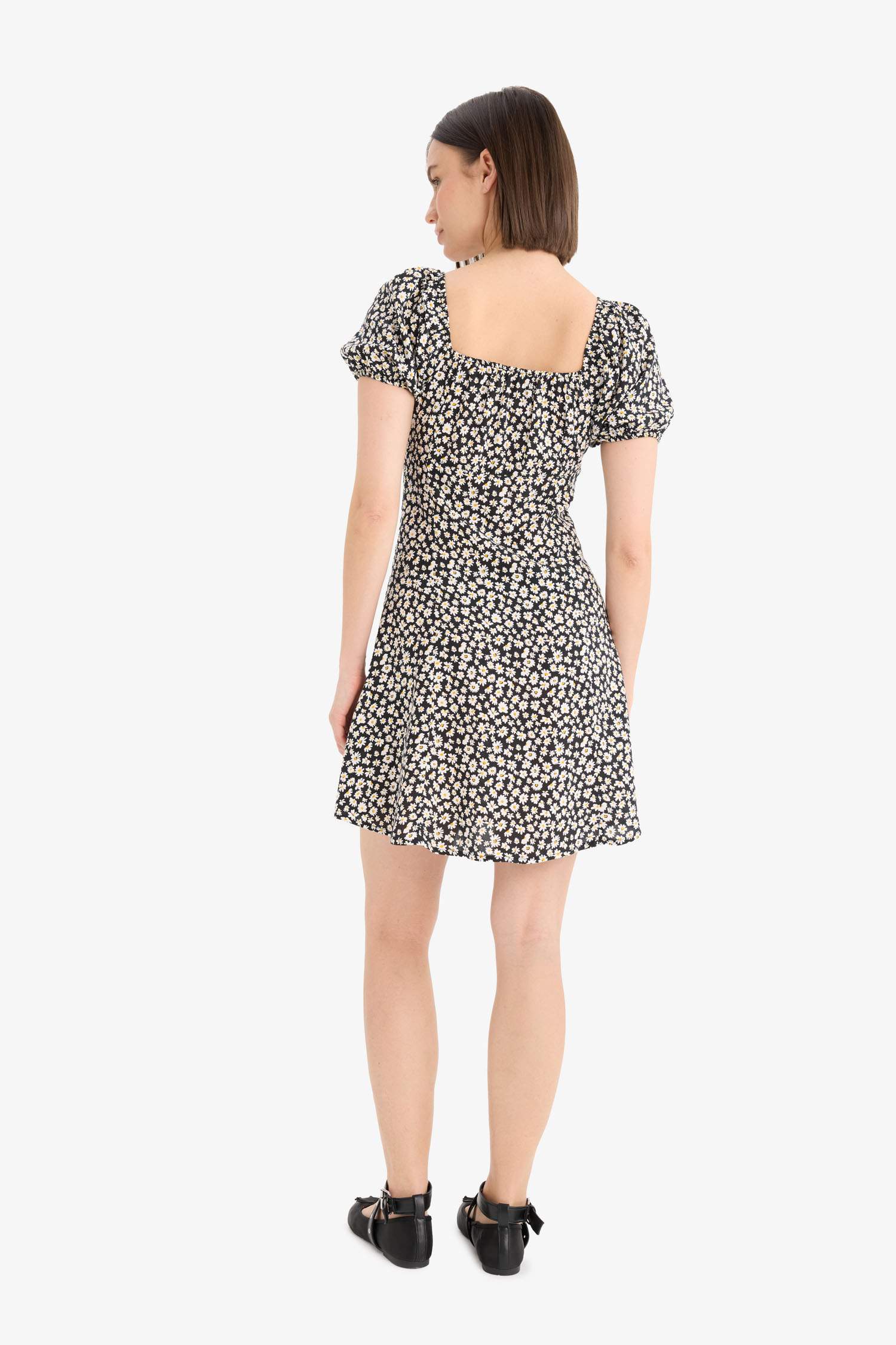 Coool Kare Yaka Çiçek Desenli Viskon Kısa Kollu Mini Elbise