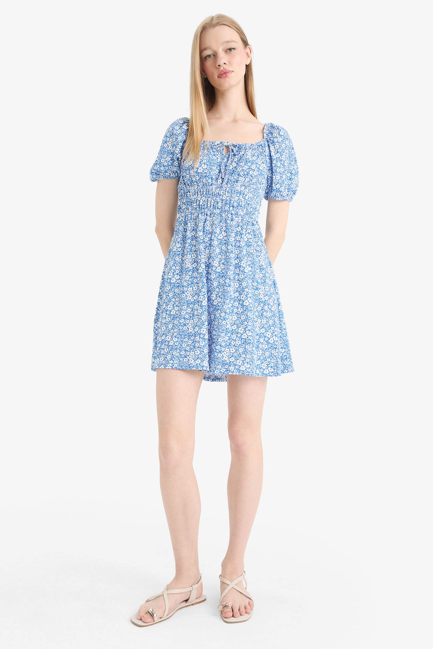 Coool Kare Yaka Çiçekli Bürümcük Kısa Kollu Mini Yazlık Elbise