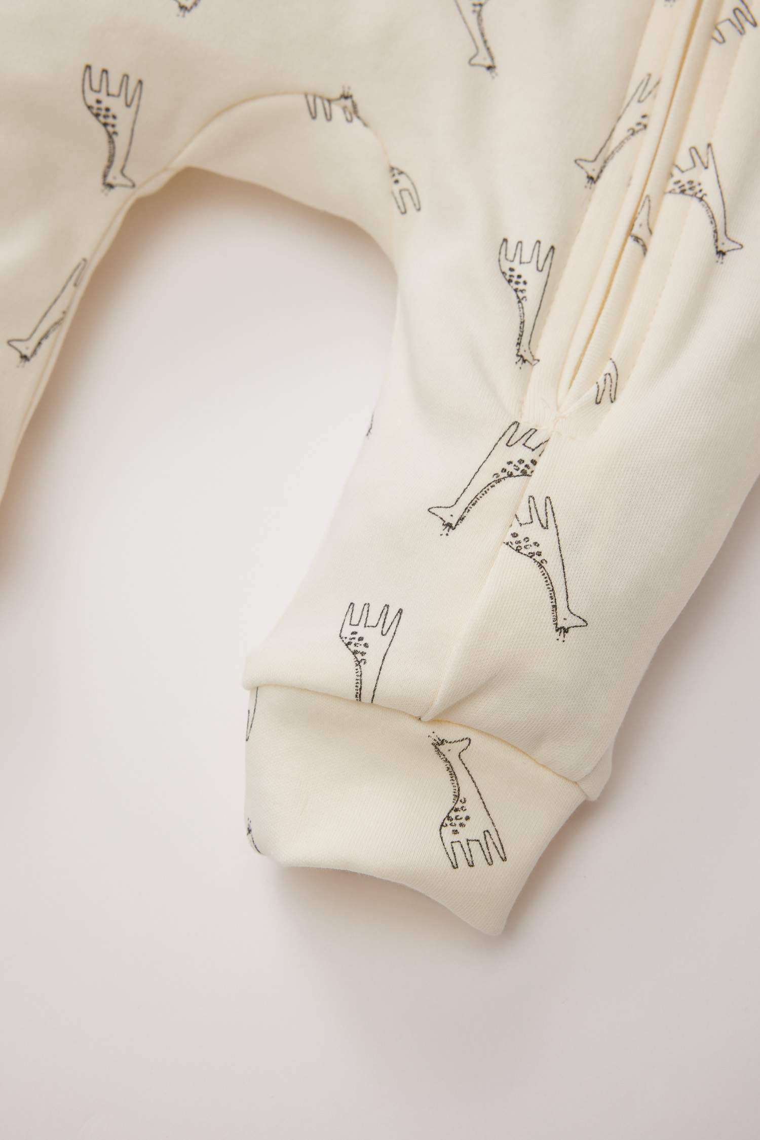 Erkek Bebek Yenidoğan Zürafa Baskılı Uzun Kollu Fermuarlı Tulum