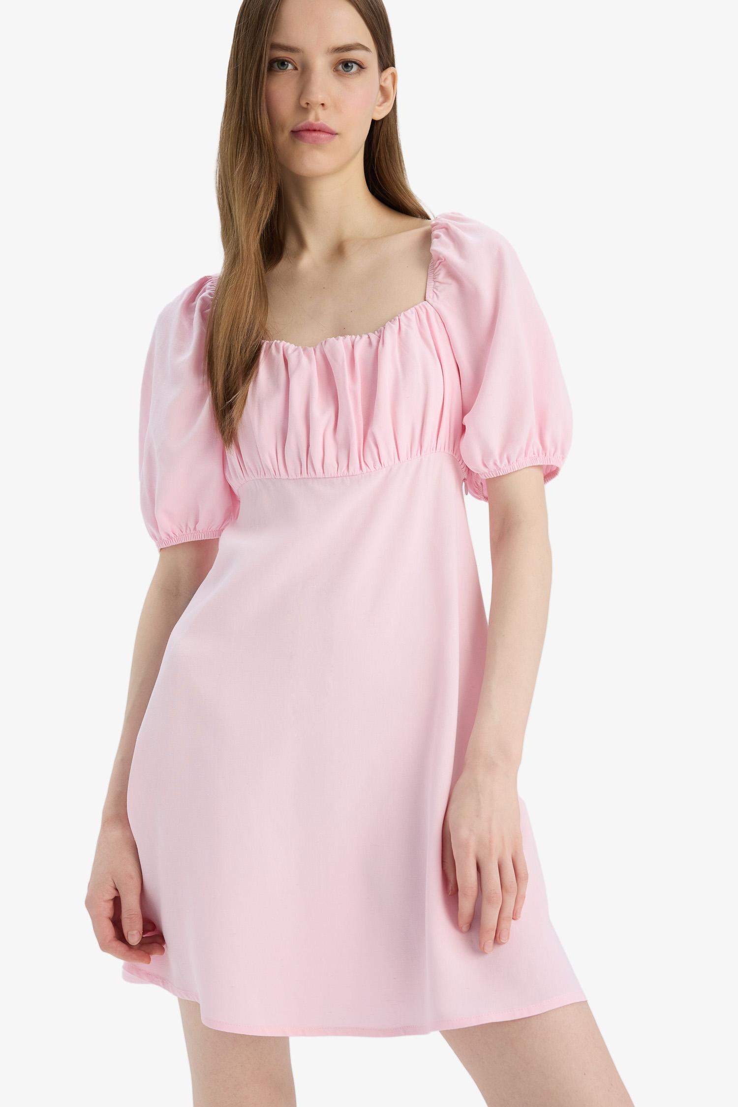 فستان ميدي من مزيج الكتان بياقة مربعة