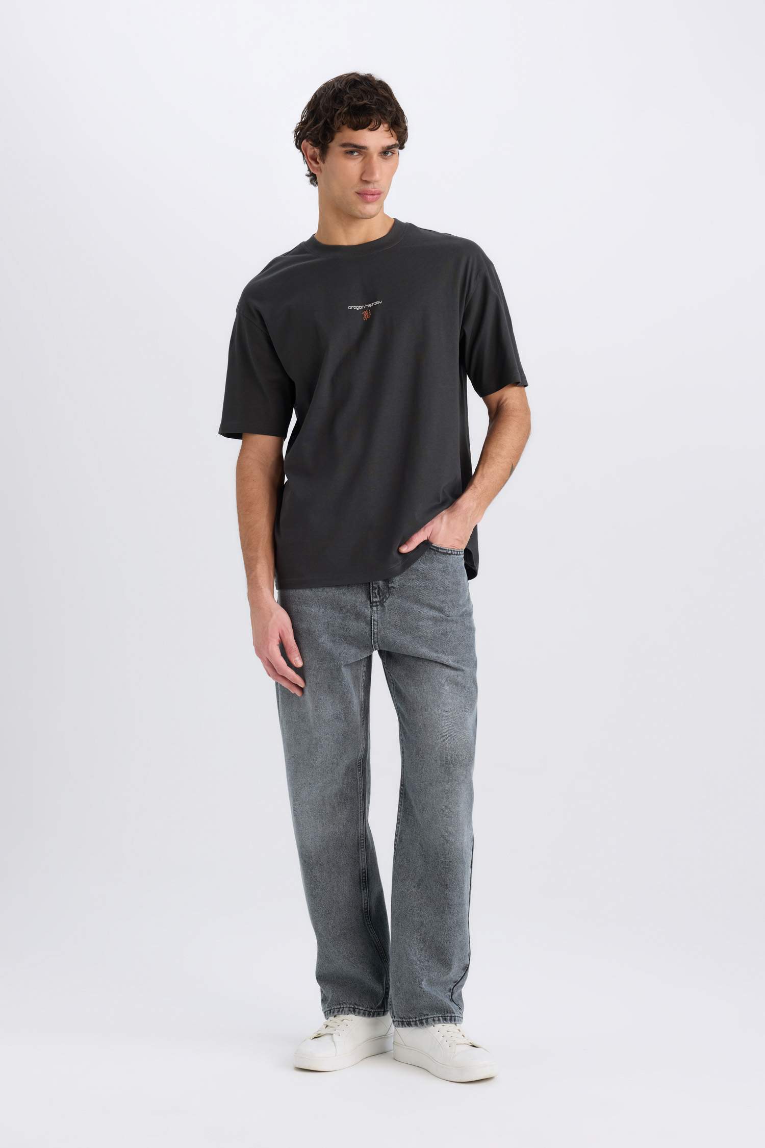 Boxy Fit Crew Neck Printed Short Sleeve T-Shirt