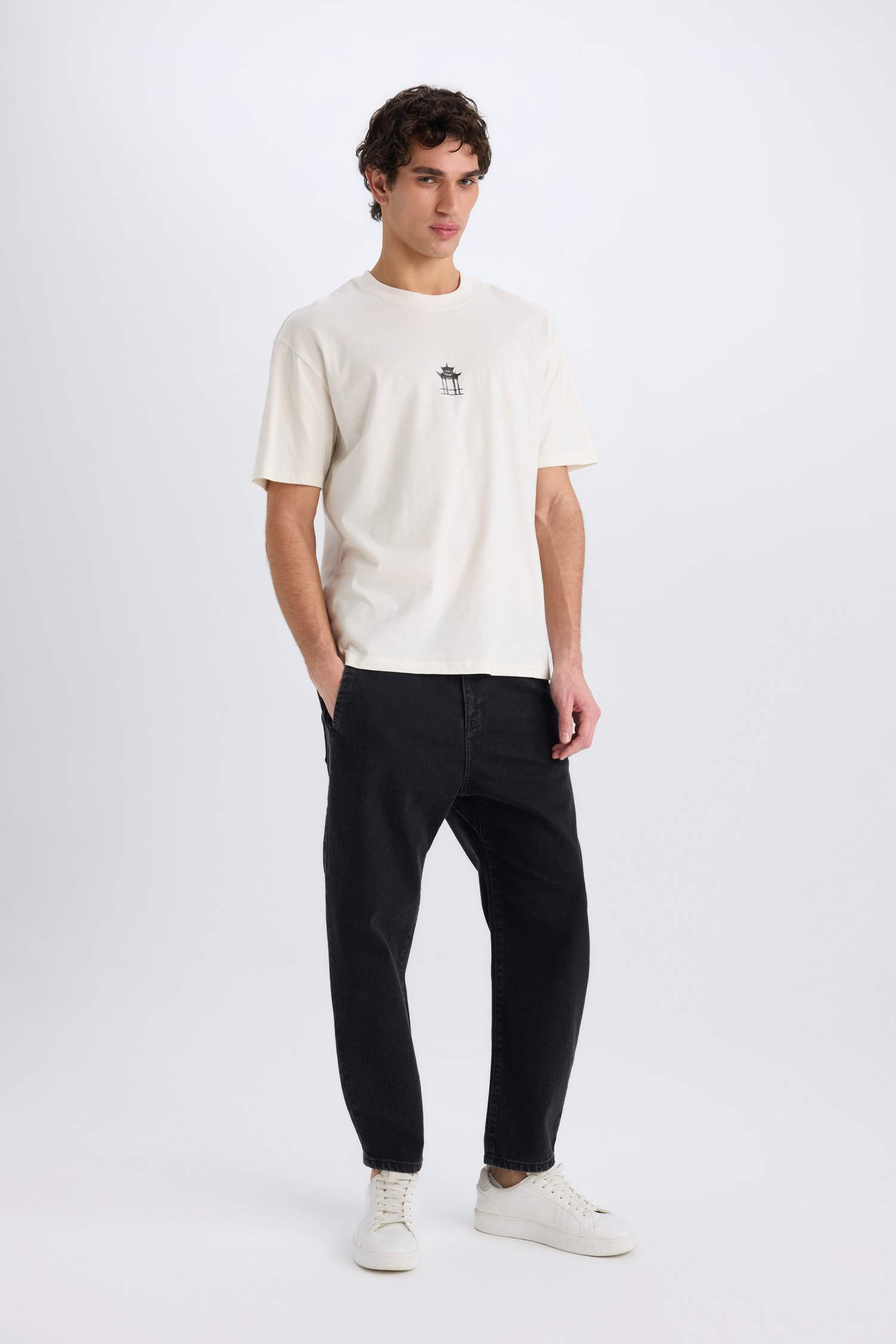 %100 Pamuk Boxy Fit Bisiklet Yaka Sırt Baskılı Kısa Kollu Tişört