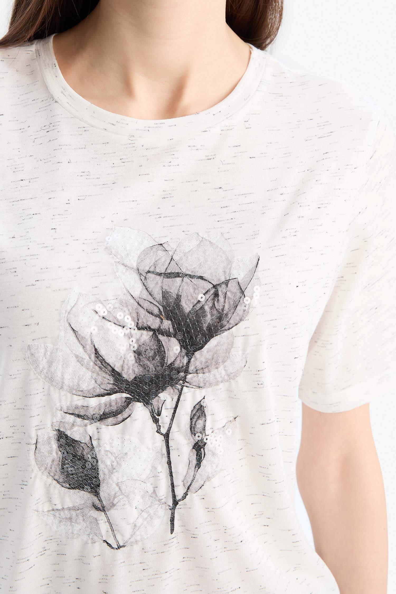 Bisiklet Yaka Baskılı Kısa Kollu Tişört