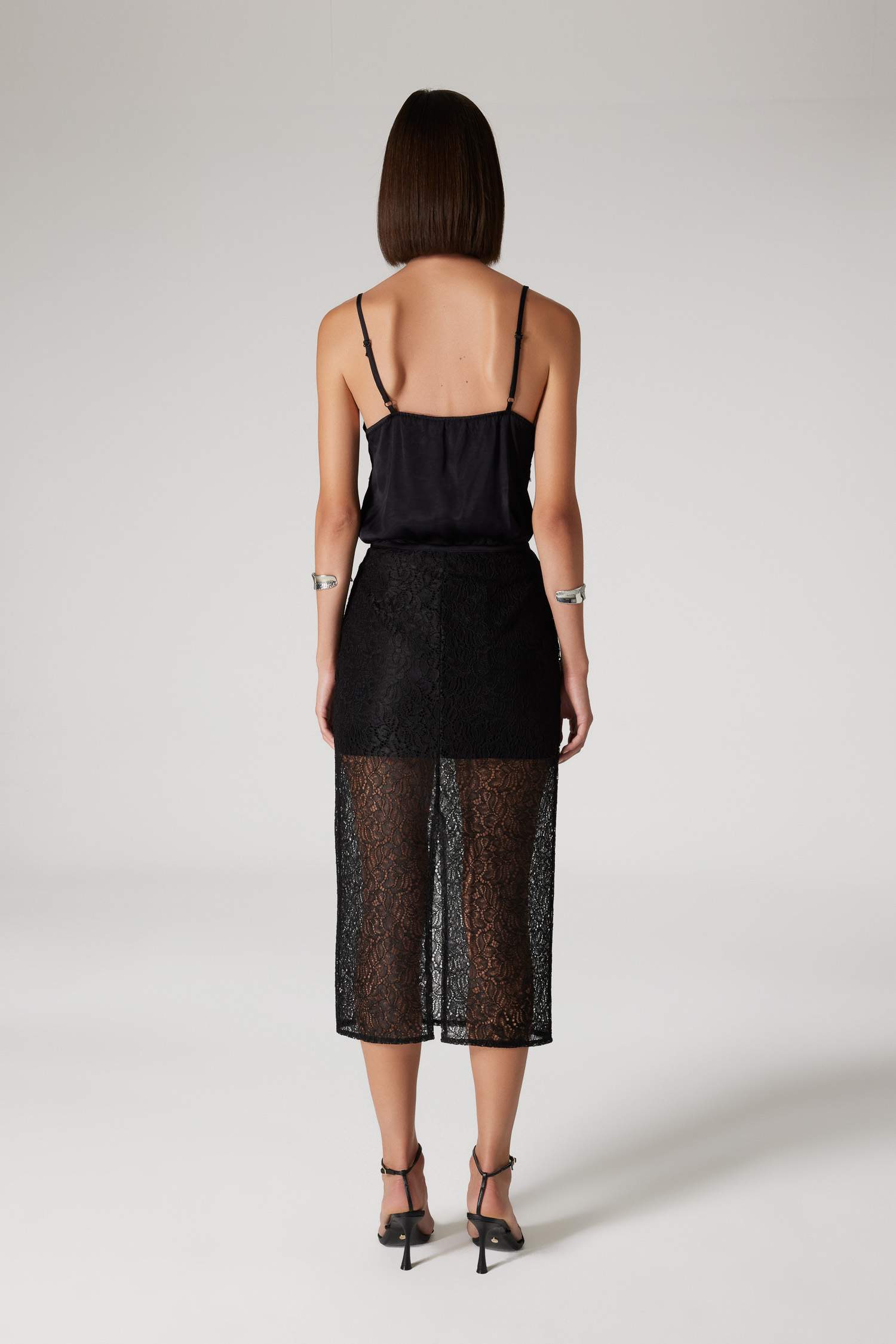 Sorbe x DeFacto Fermuarlı Dantel Kumaş Basic Düz Yırtmaçlı Midi Siyah Kalem Etek