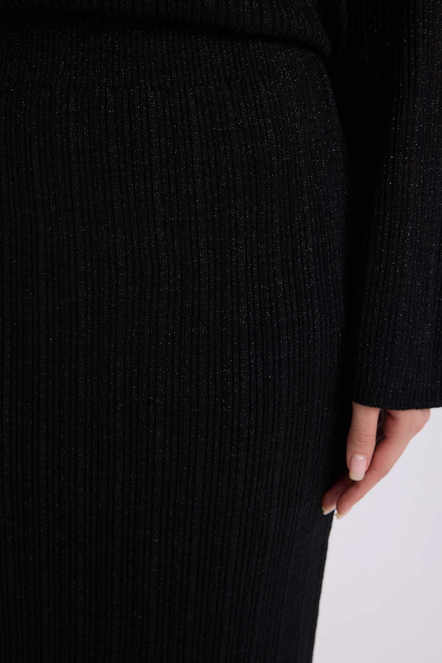 Regular Fit Basic Düz Maxi Triko Etek