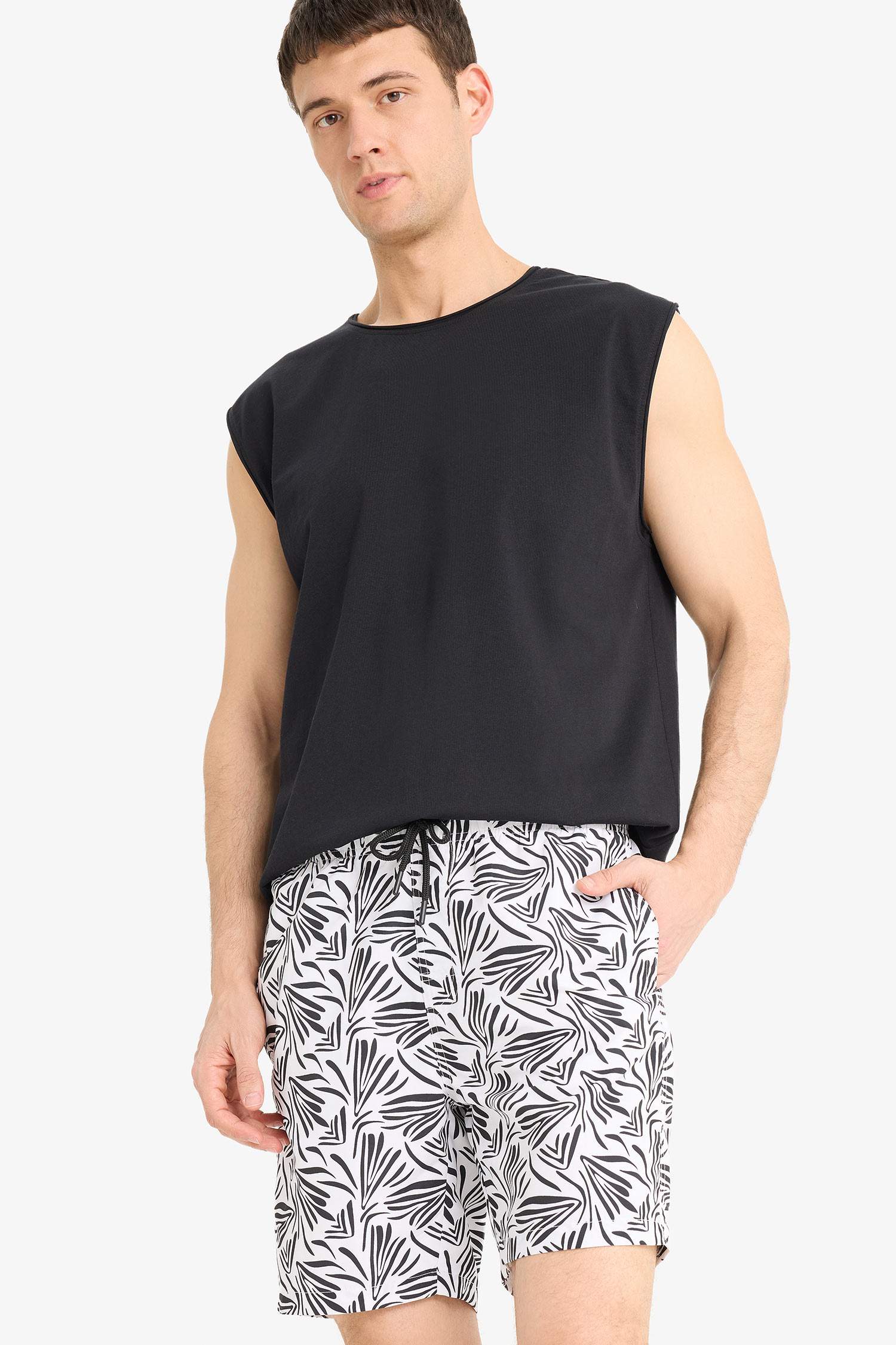 Шорты для плавания Regular Fit с сетчатой подкладкой и укороченной длиной с рисунком