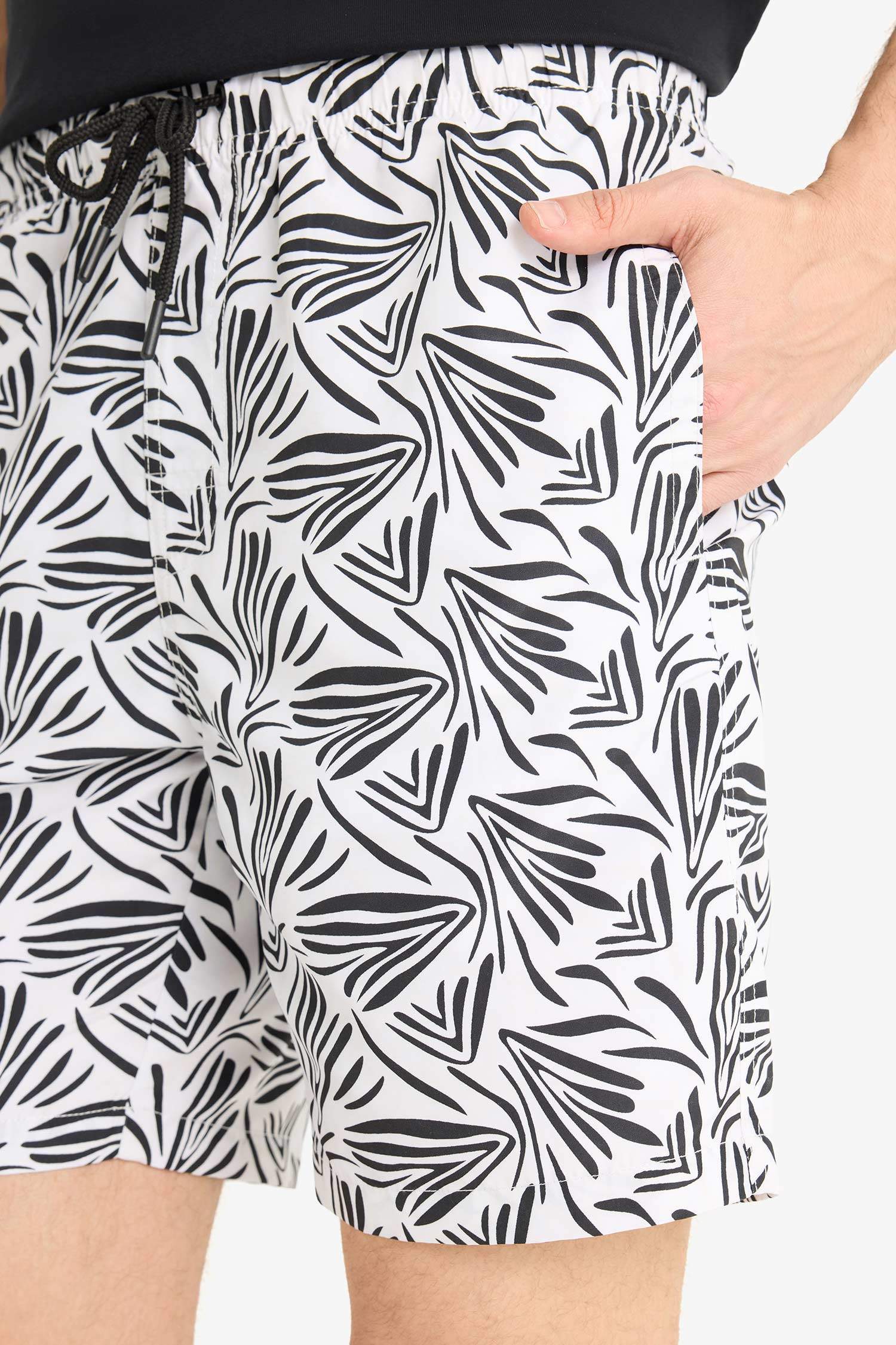 Шорты для плавания Regular Fit с сетчатой подкладкой и укороченной длиной с рисунком