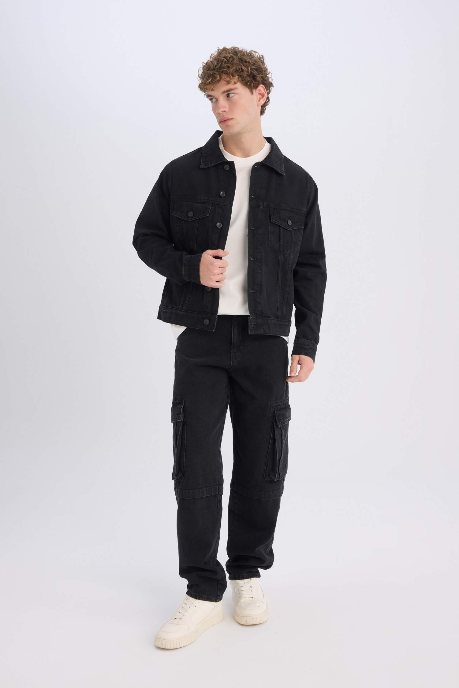 Джинсовая куртка стандартного кроя