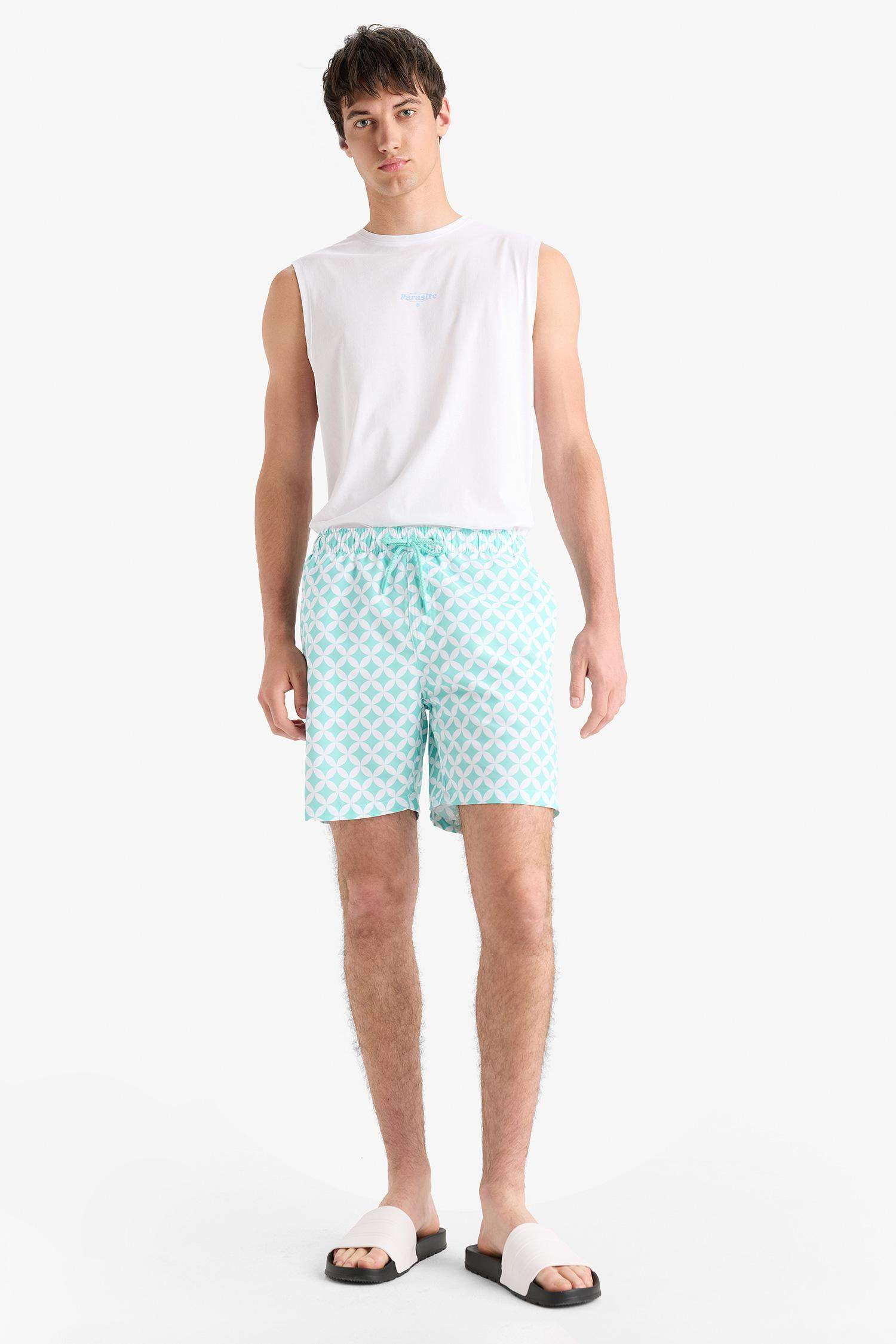 شورت بحر قصير قصة عادية