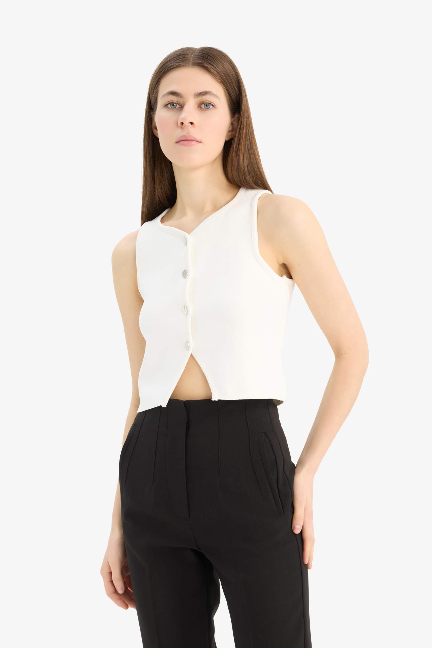 Regular Fit Bisiklet Yaka Düğmeli Beyaz Triko Yelek