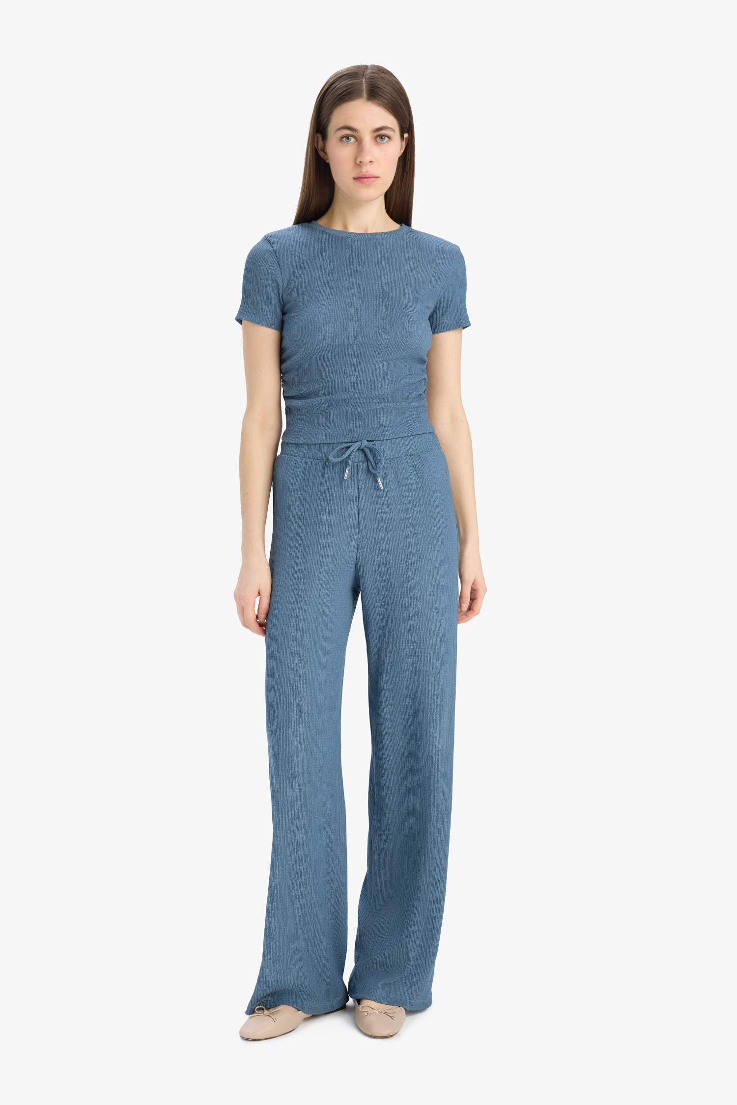 Slim Fit Dar Kesim Bisiklet Yaka Bürümcük Kısa Kollu Tişört