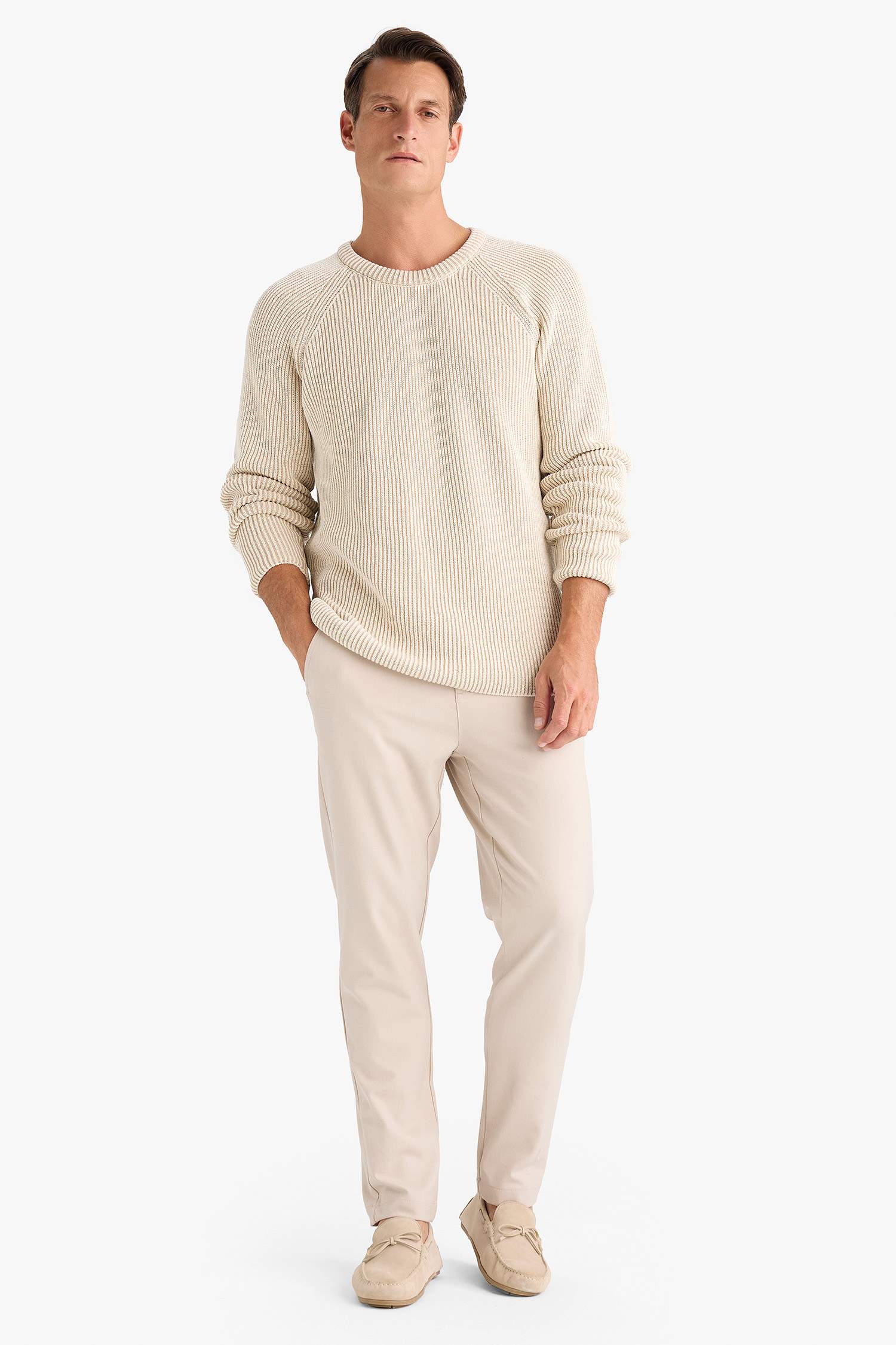 Standard Fit Crew Neck Knitwear Pullover