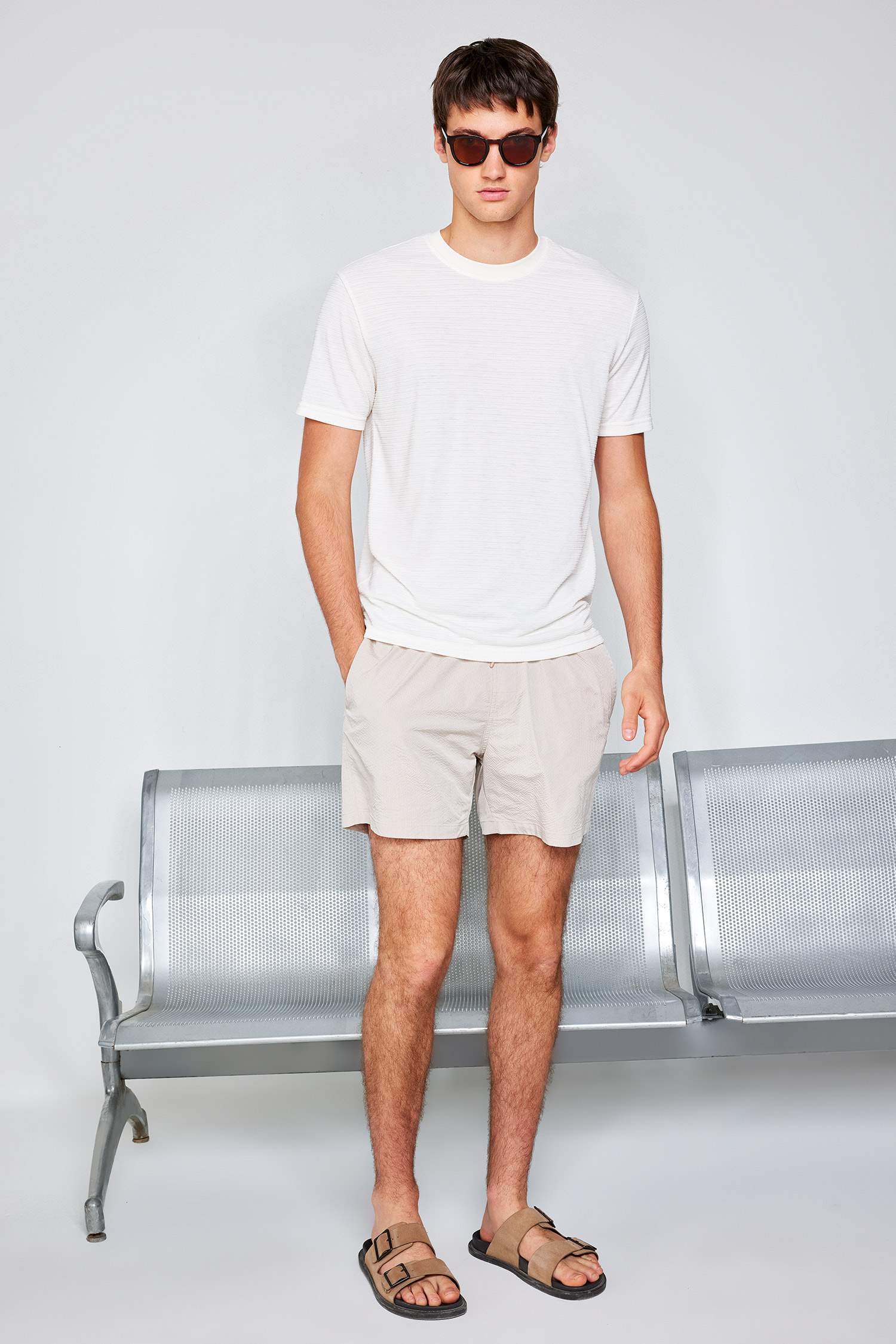 شورت بحر قصير ببطانة شبكية