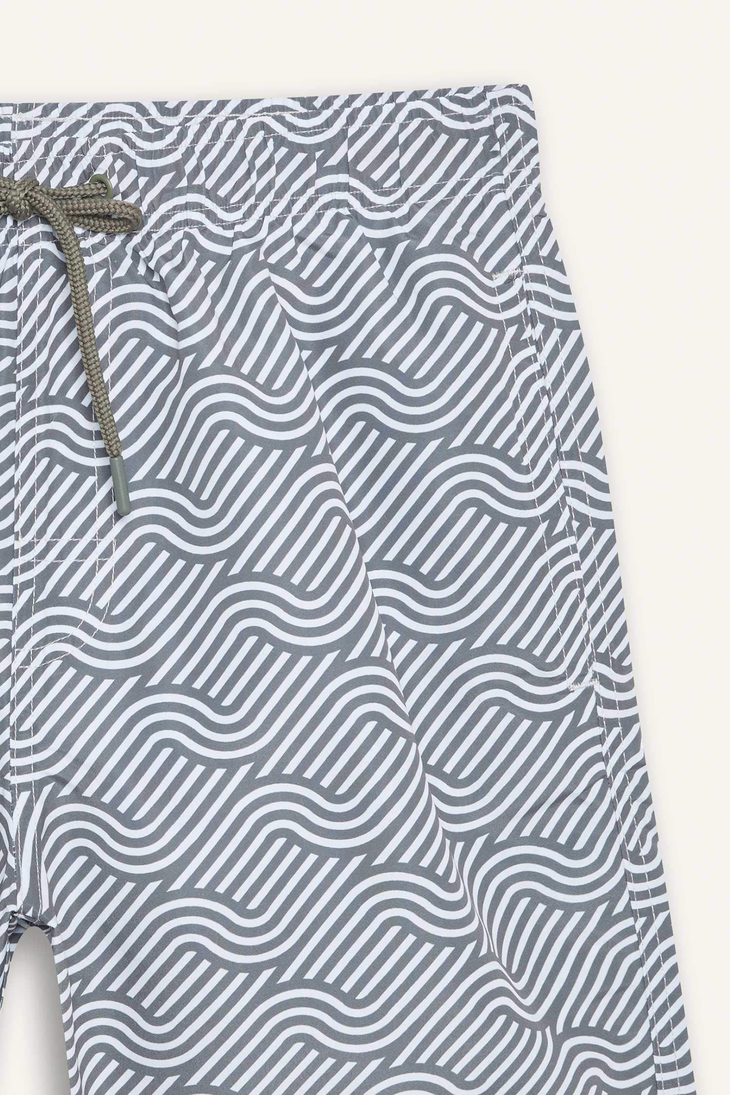 Короткие пляжные шорты с сетчатой подкладкой и рисунком, regular fit, до колена