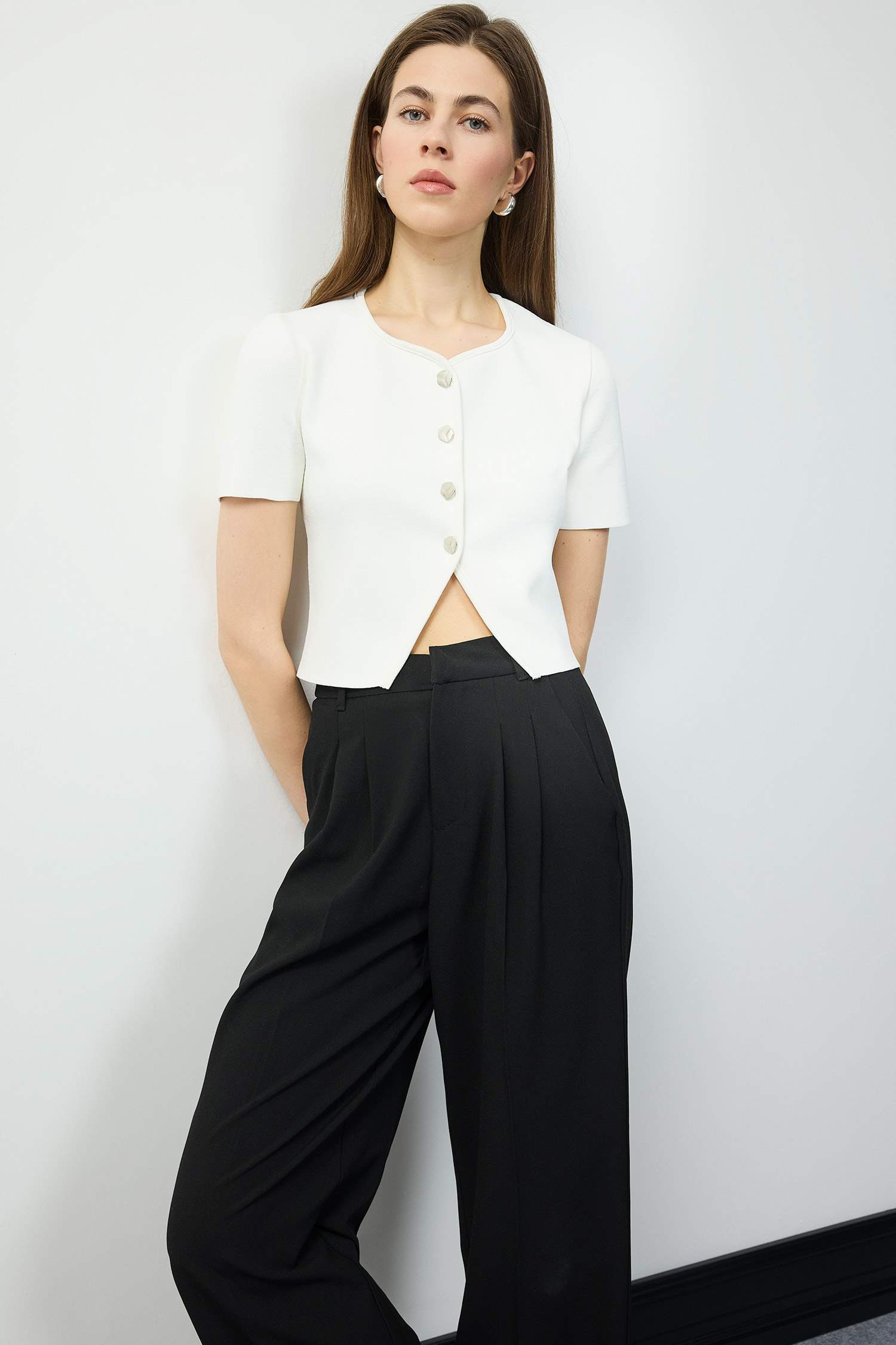 Regular Fit Bisiklet Yaka Düğmeli Kısa Kollu Triko Hırka