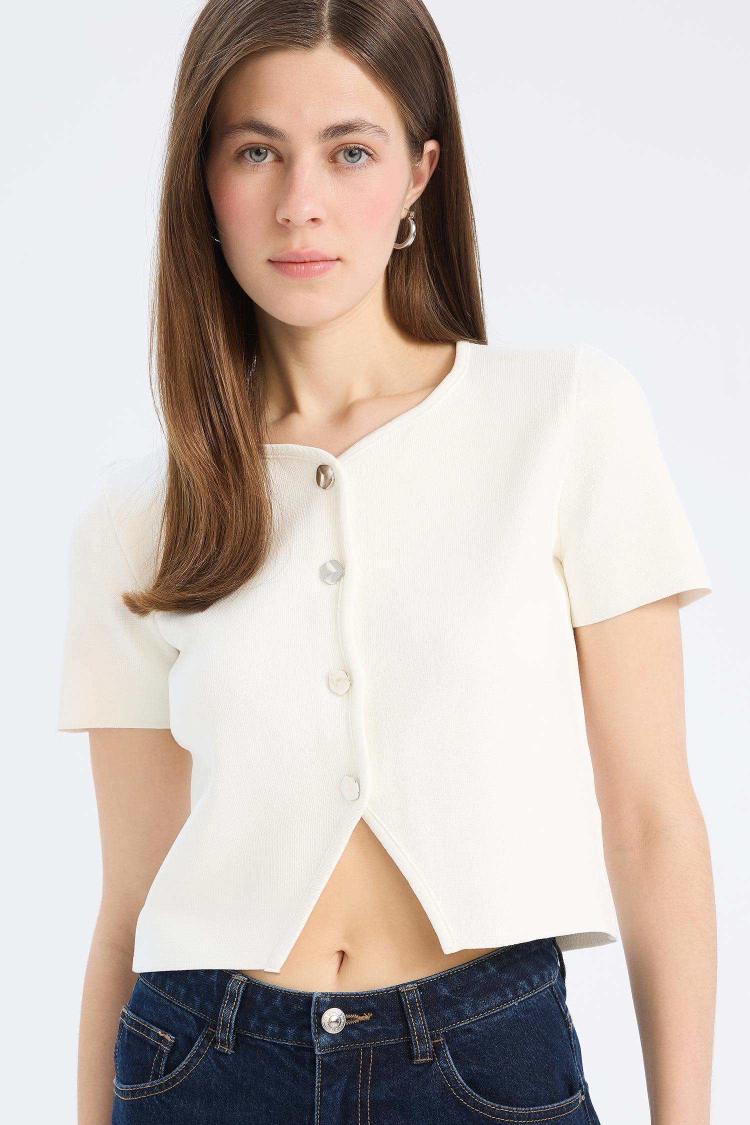 Regular Fit Bisiklet Yaka Düğmeli Kısa Kollu Triko Hırka