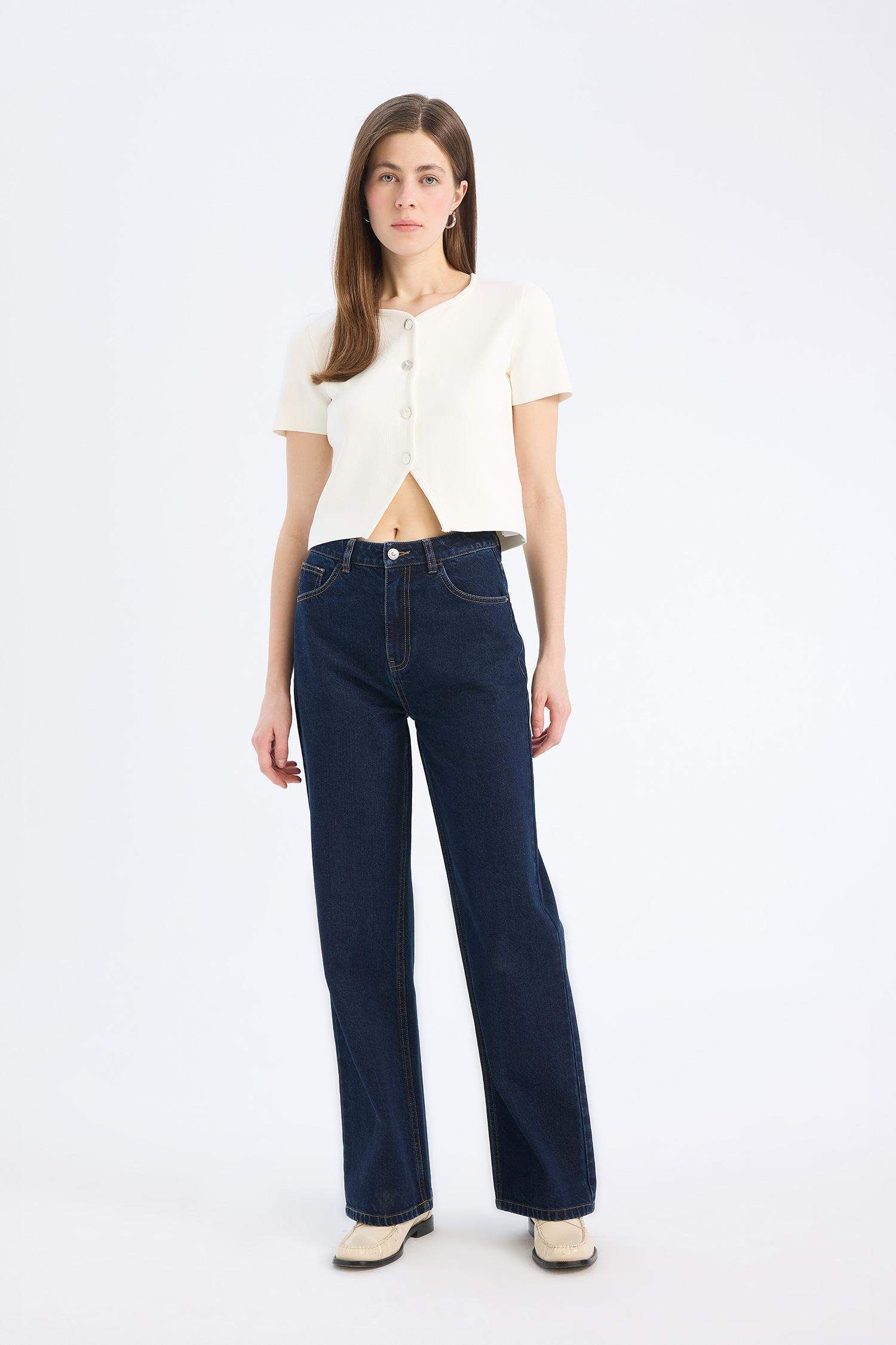 Regular Fit Bisiklet Yaka Düğmeli Kısa Kollu Triko Hırka