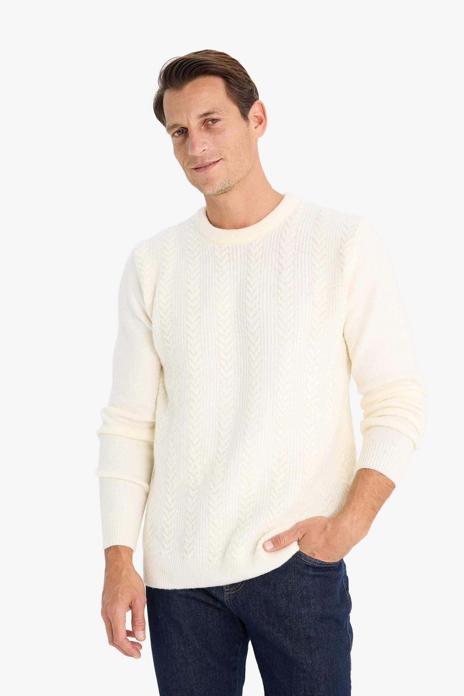 بلوز تريكو قصة عادية بياخة مستديرة