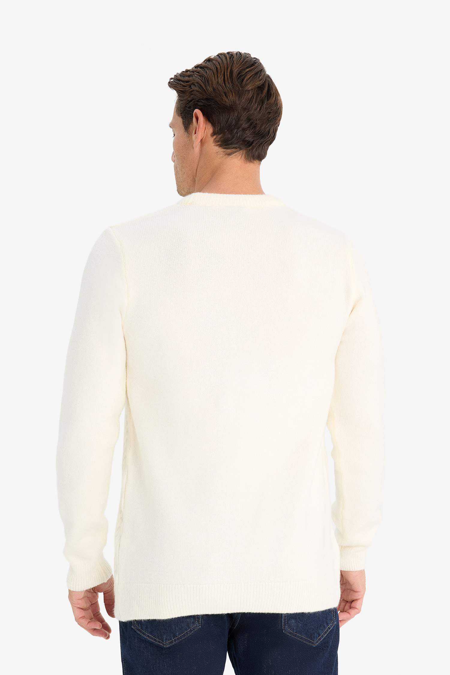 بلوز تريكو قصة عادية بياخة مستديرة