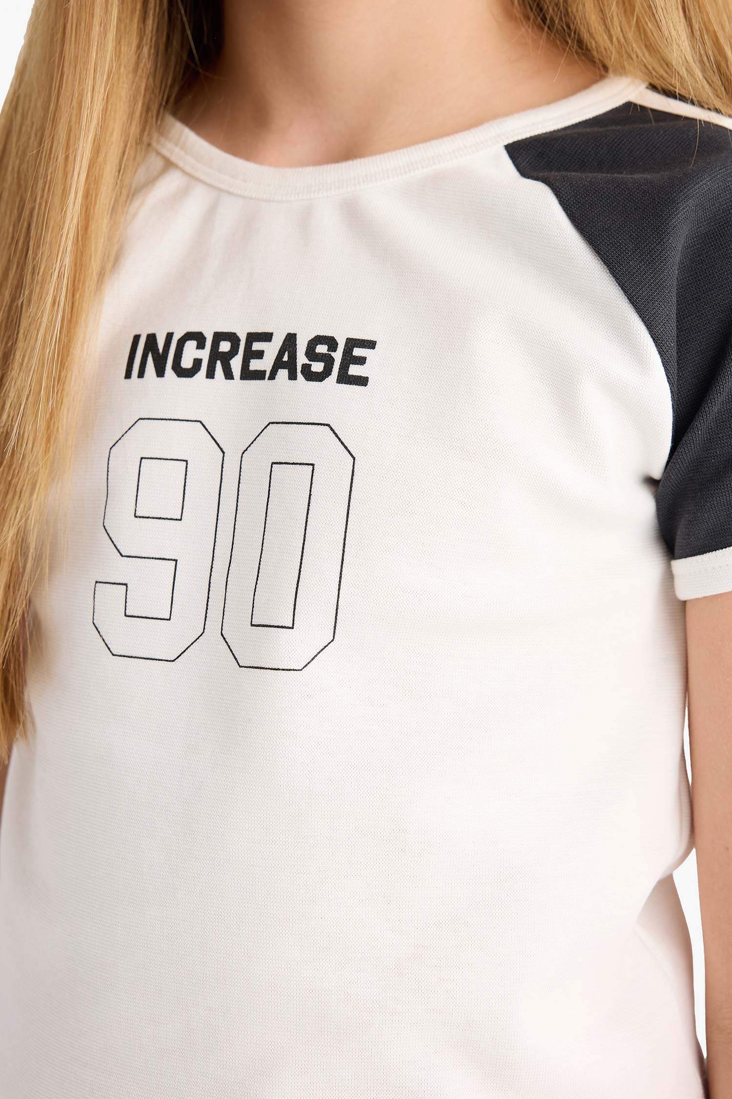 تيشيرت بناتي نص ردن مضلع بياخة مستديرة