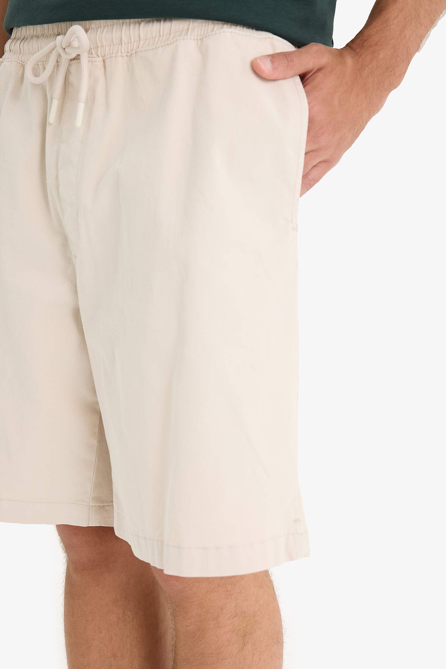 Baggy Fit Beli Bağcıklı Bermuda Şort