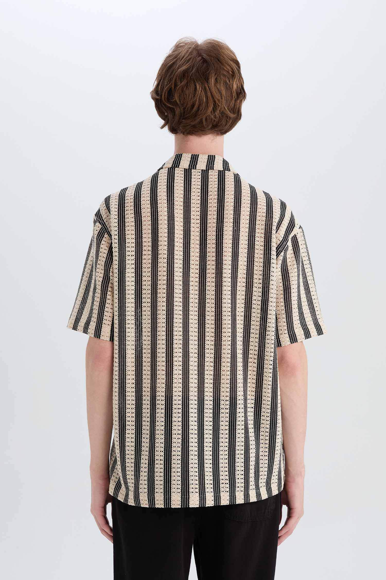 қалыпты пішім Қысқа жеңді жейде