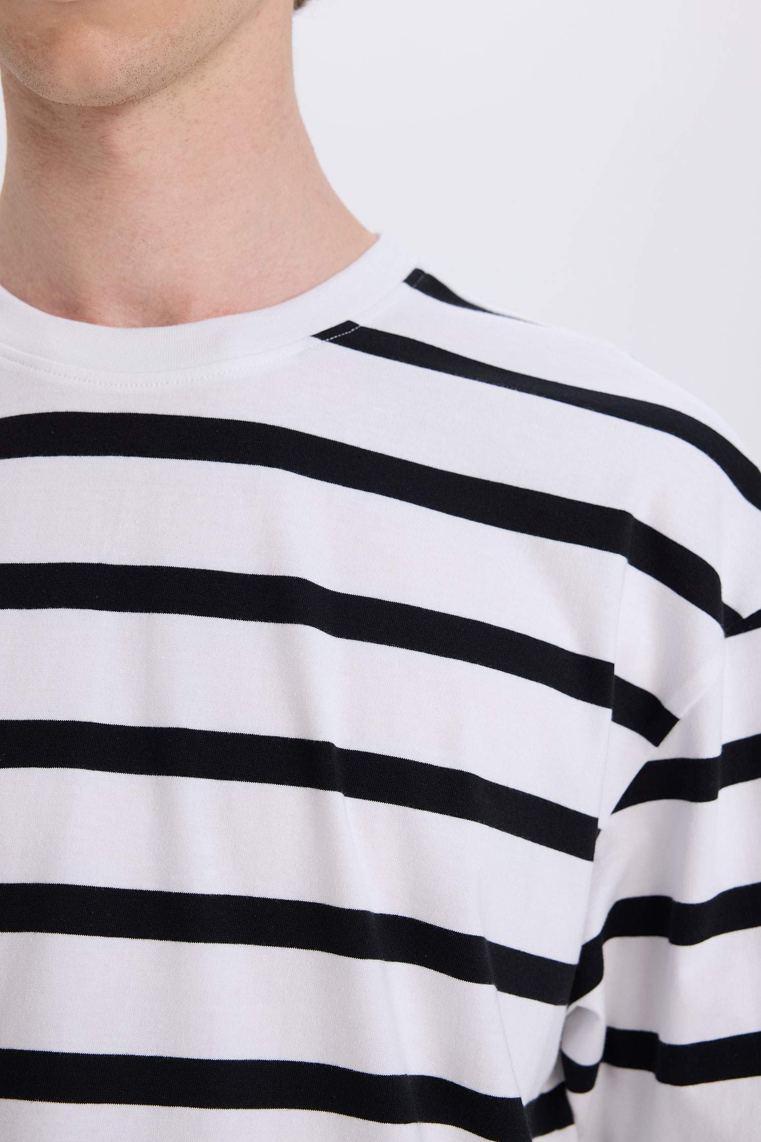 %100 Pamuk Boxy Fit Bisiklet Yaka Çizgili Kısa Kollu Tişört