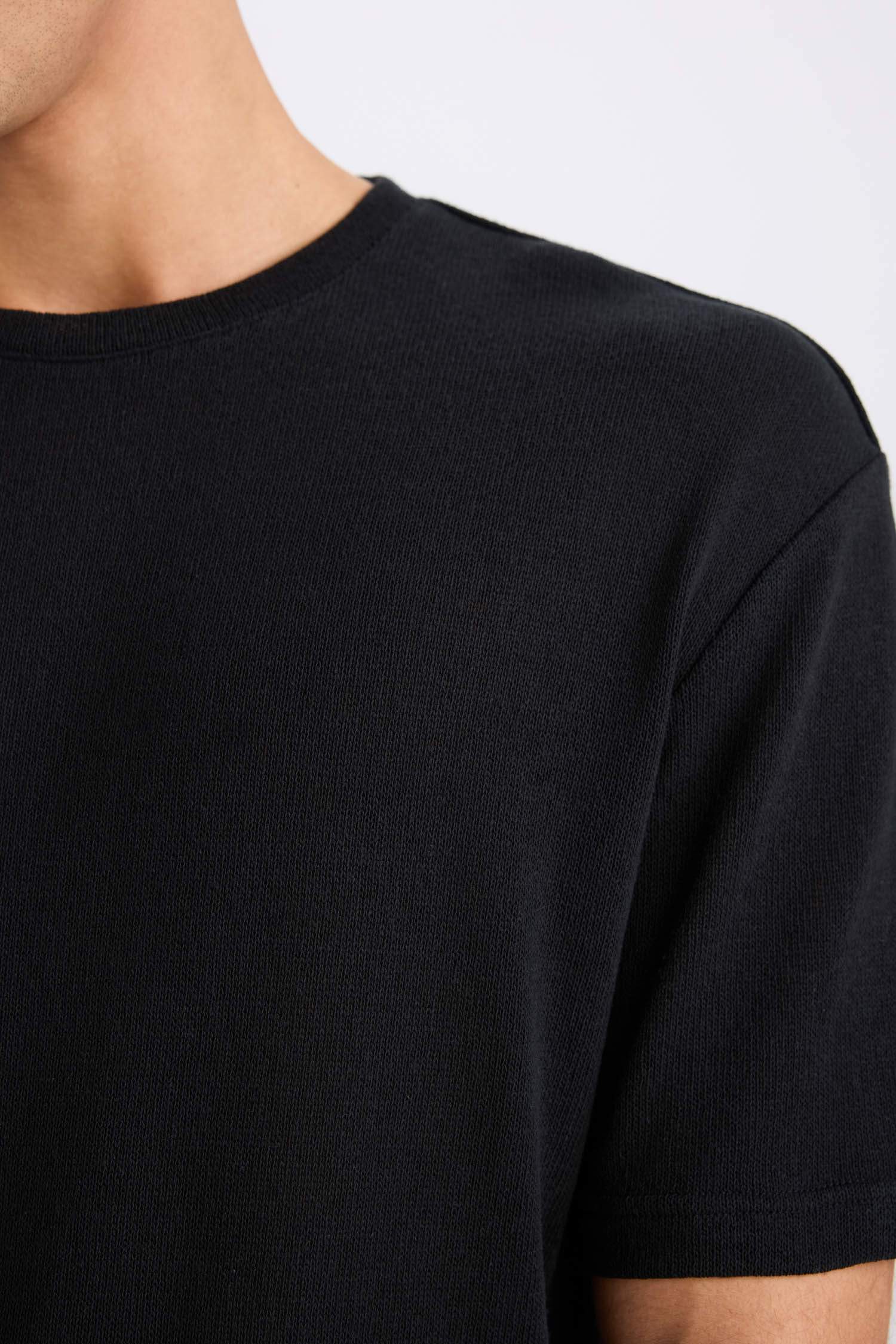 Футболка с короткими рукавами и круглым вырезом