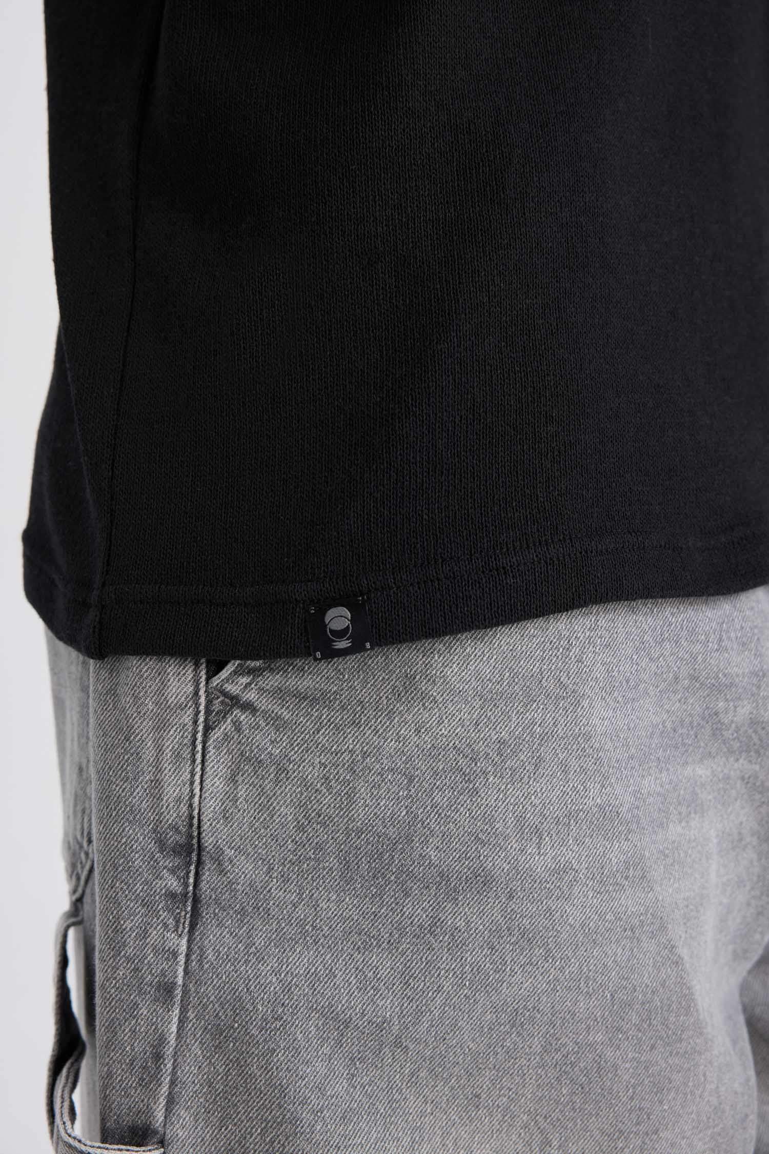 Футболка с короткими рукавами и круглым вырезом