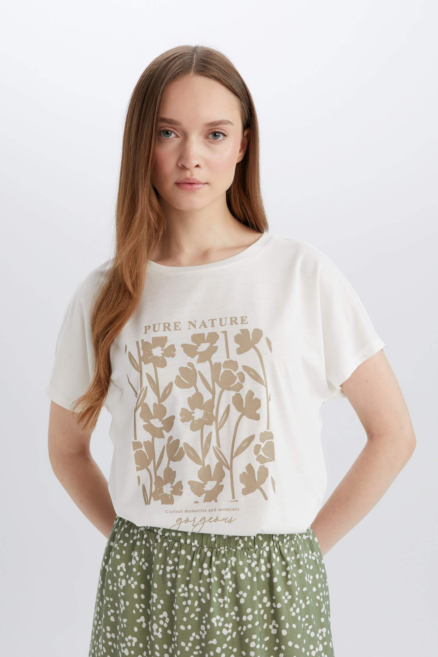 Regular Fit Bisiklet Yaka Çiçekli Kısa Kollu Tişört