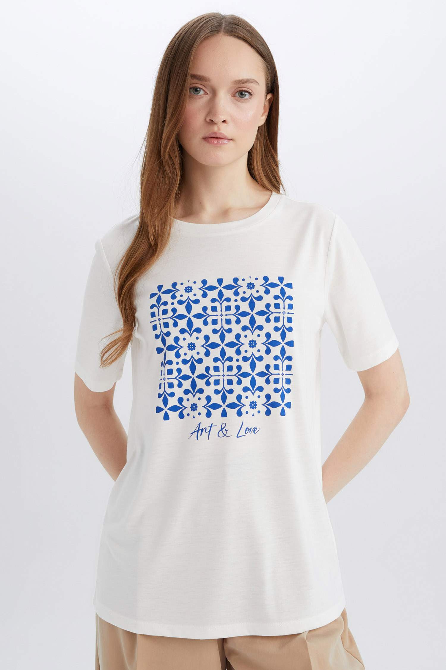 Regular Fit Bisiklet Yaka Etnik Desenli Kısa Kollu Tişört