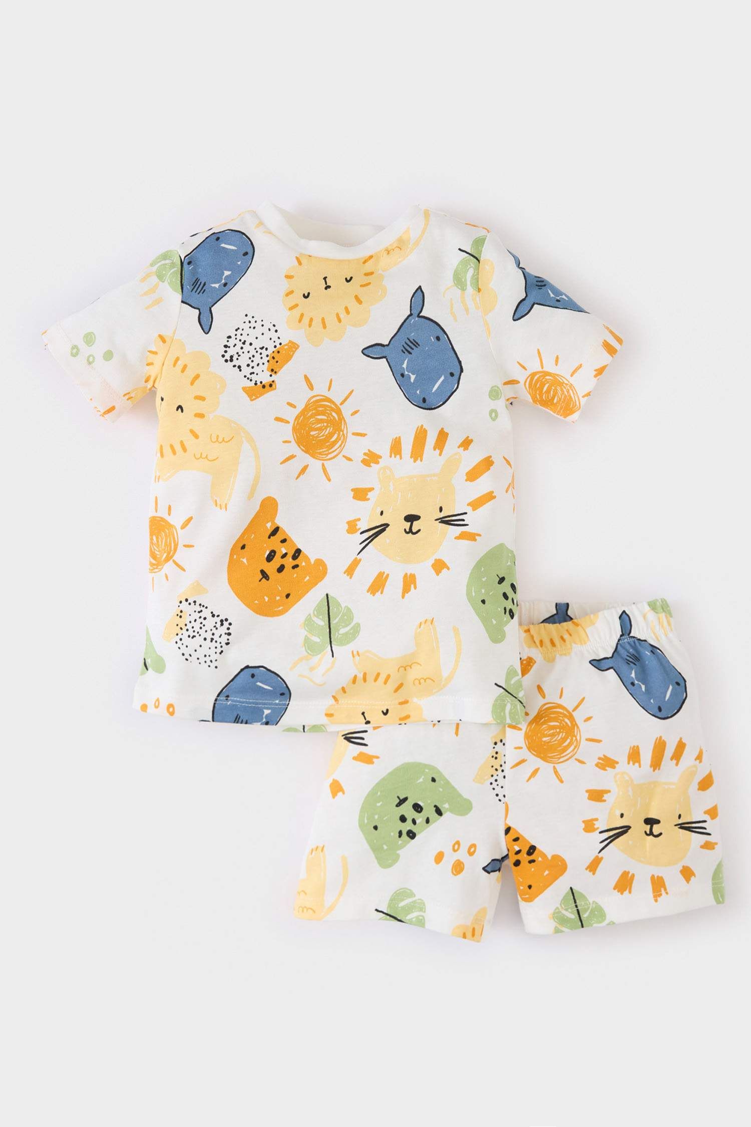 طقم بيجاما بيبي اولادي بطبعة شعار ممشط قصة عادية - قطعتين