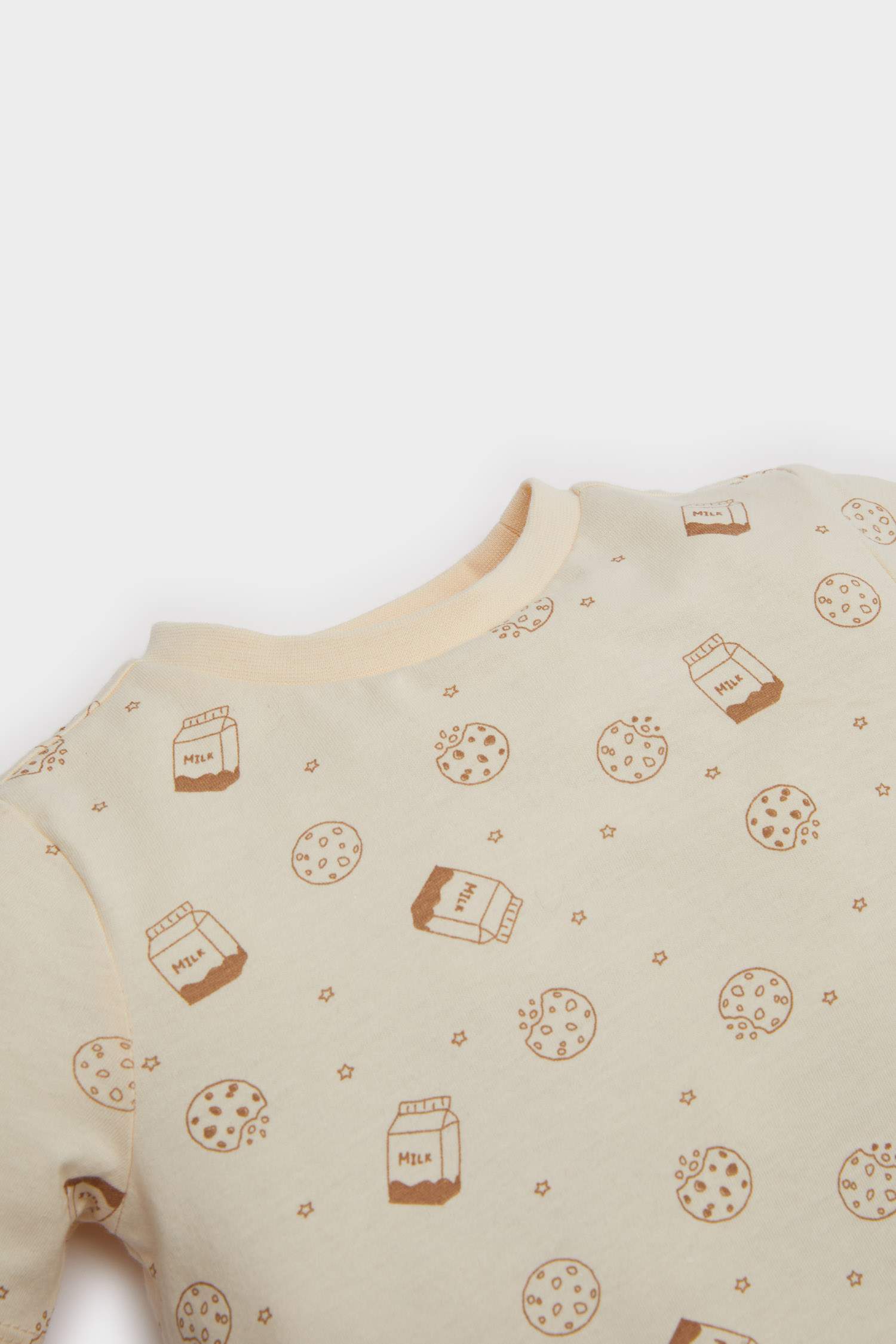 طقم بيجاما بيبي اولادي بيج مطبوع قصة عادية - قطعتين