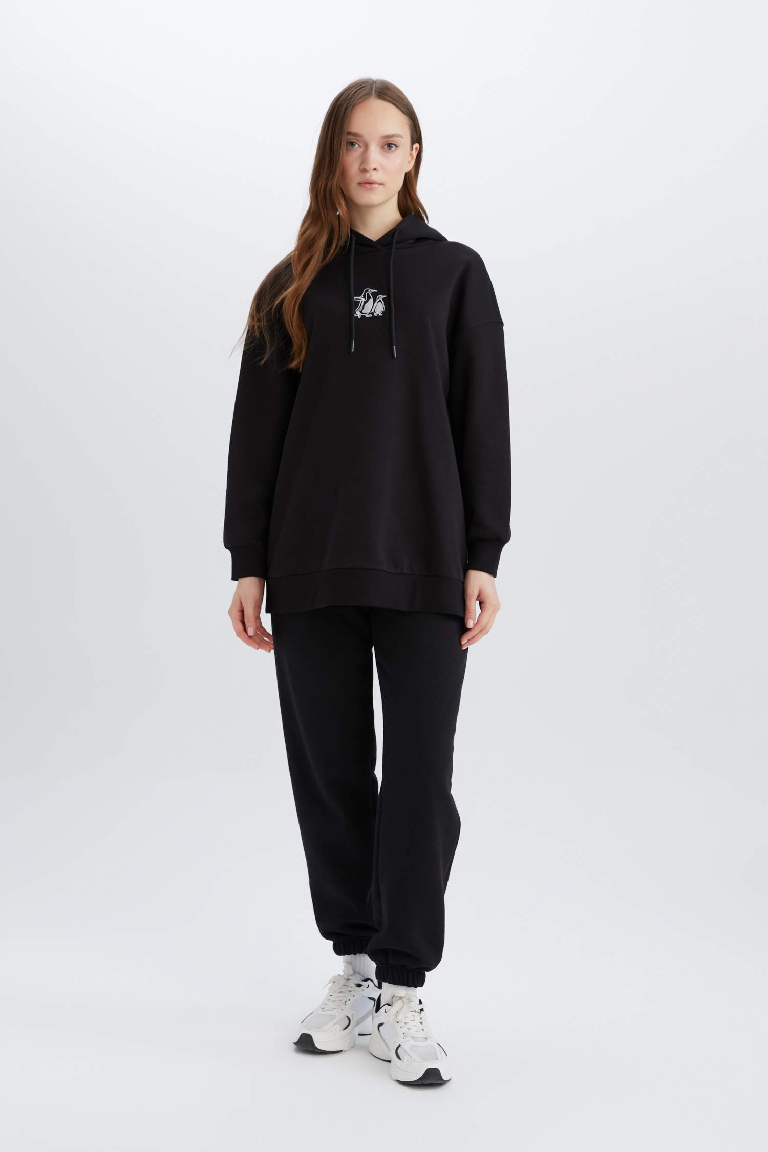 Relax Fit Kapüşonlu İçi Yumuşak Tüylü Nakışlı Kalın Sweatshirt Tunik