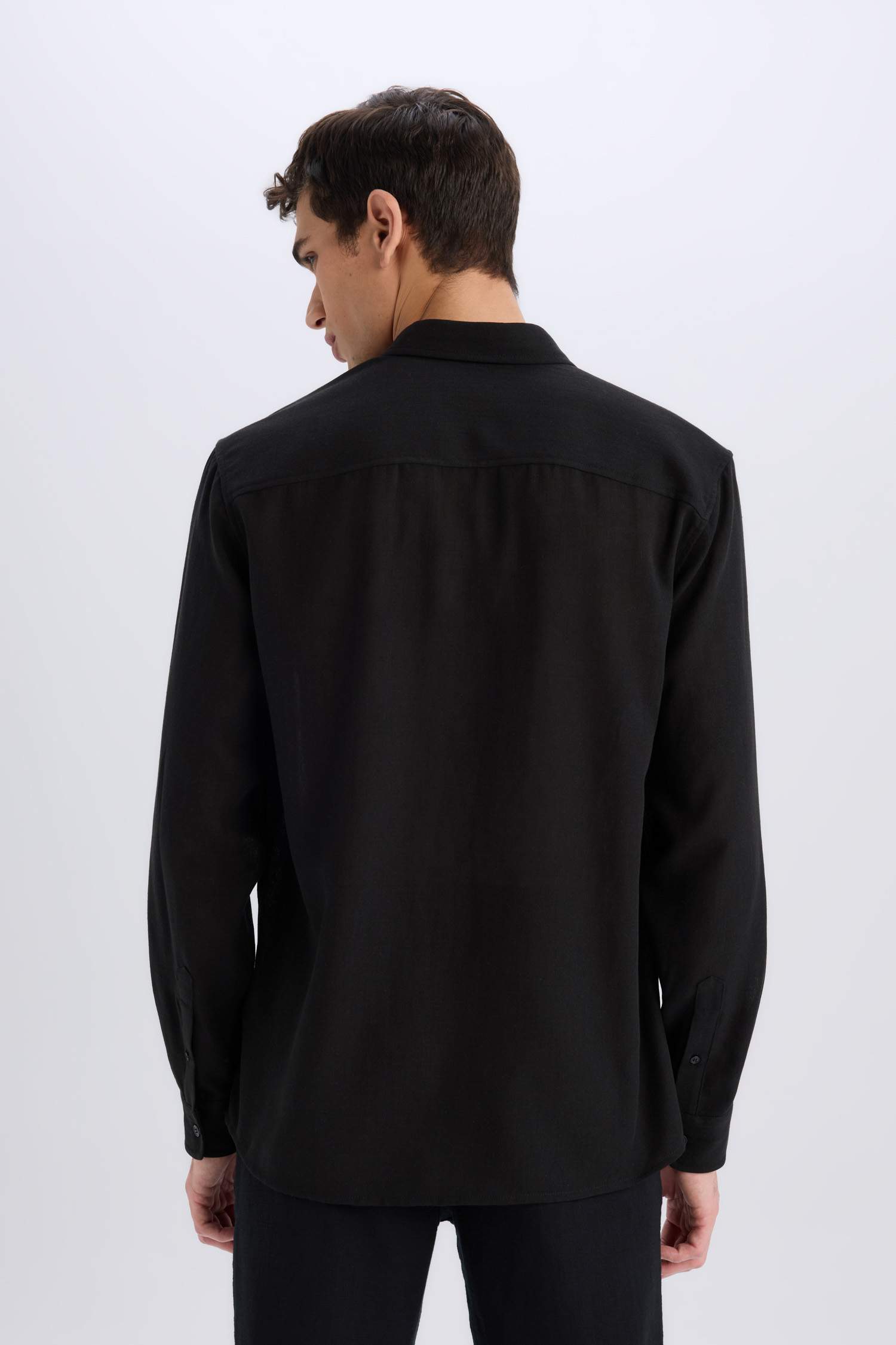 قميص بولو اسود كم طويل مودرن فيت ذو مظهر كتان