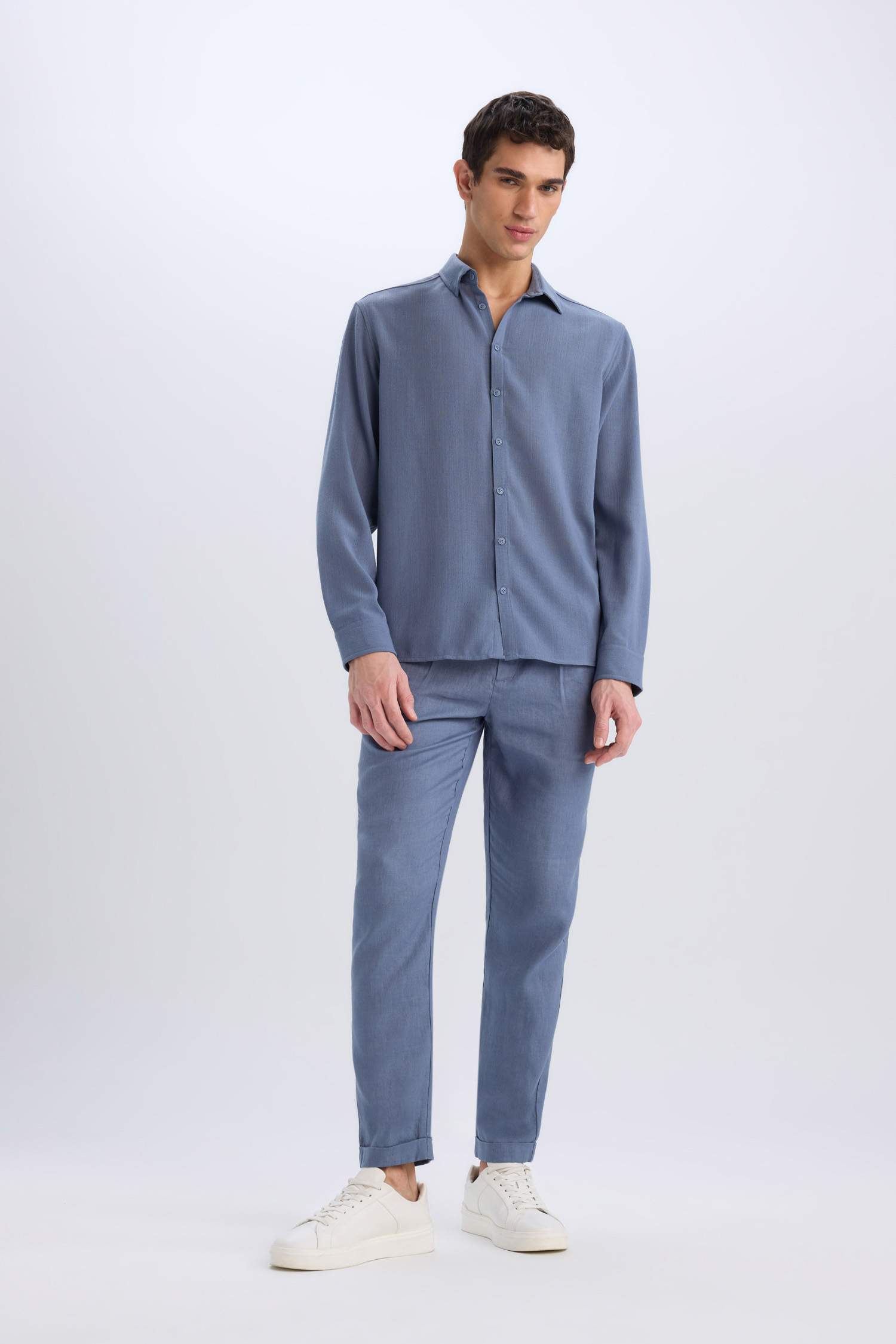 قميص بولو كم طويل مودرن فيت ذو مظهر كتاني