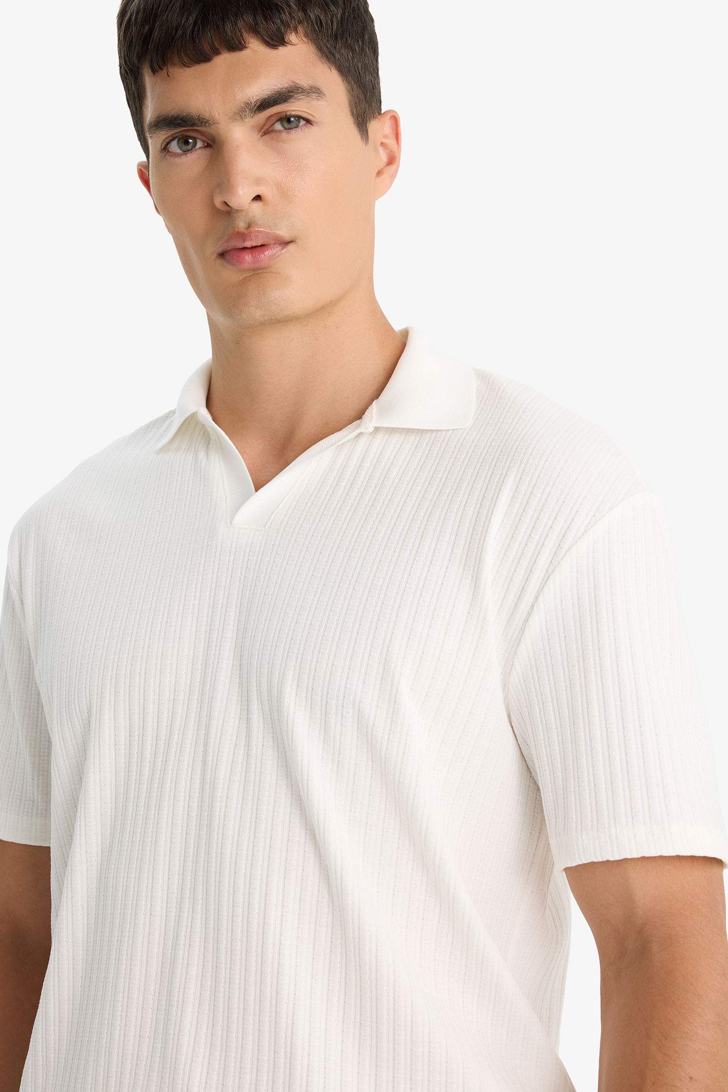 Regular Fit Krinkıl Dikey Dokulu Hafif Kumaş Polo Yaka Kısa Kollu Tişört