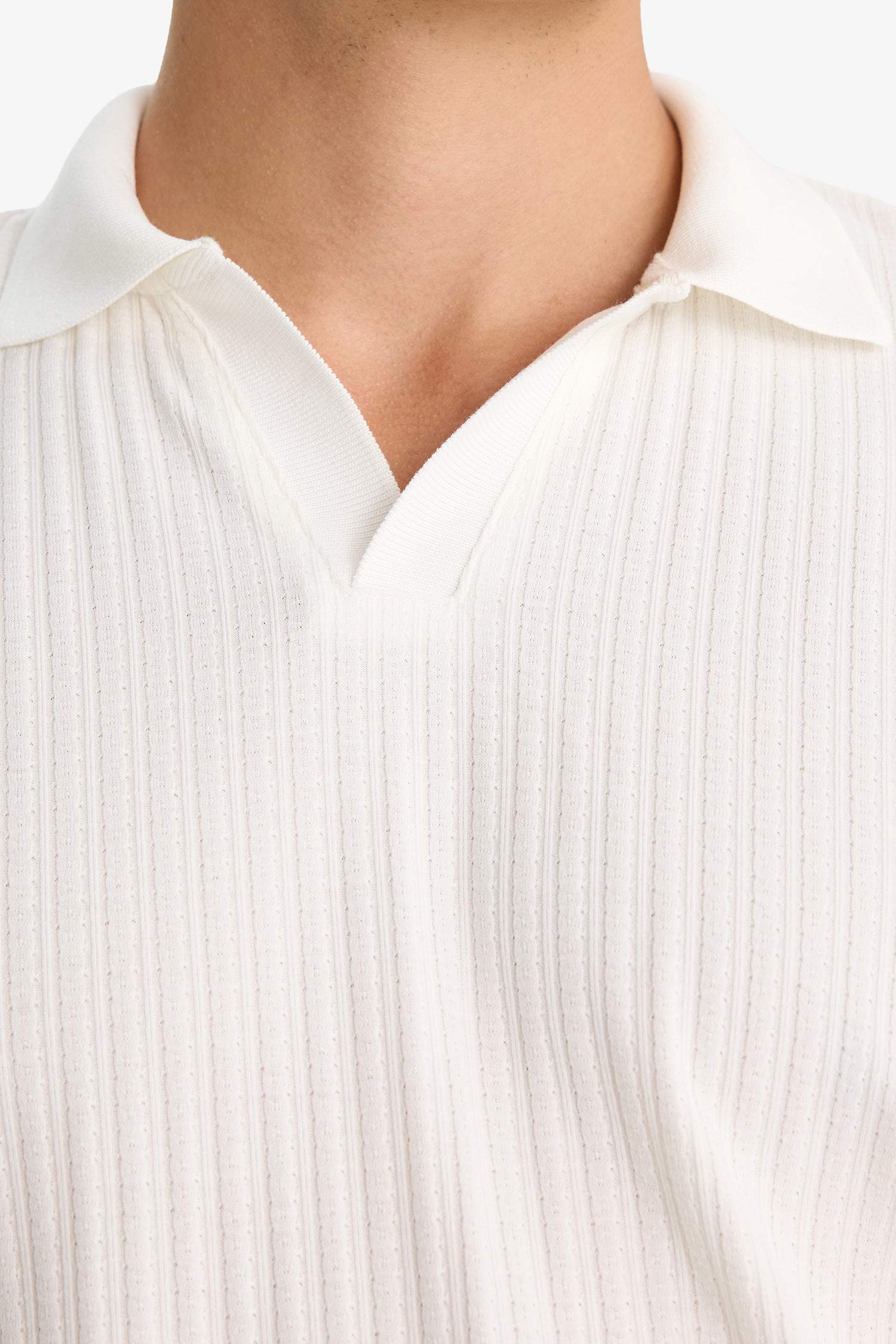 Regular Fit Krinkıl Dikey Dokulu Hafif Kumaş Polo Yaka Kısa Kollu Tişört