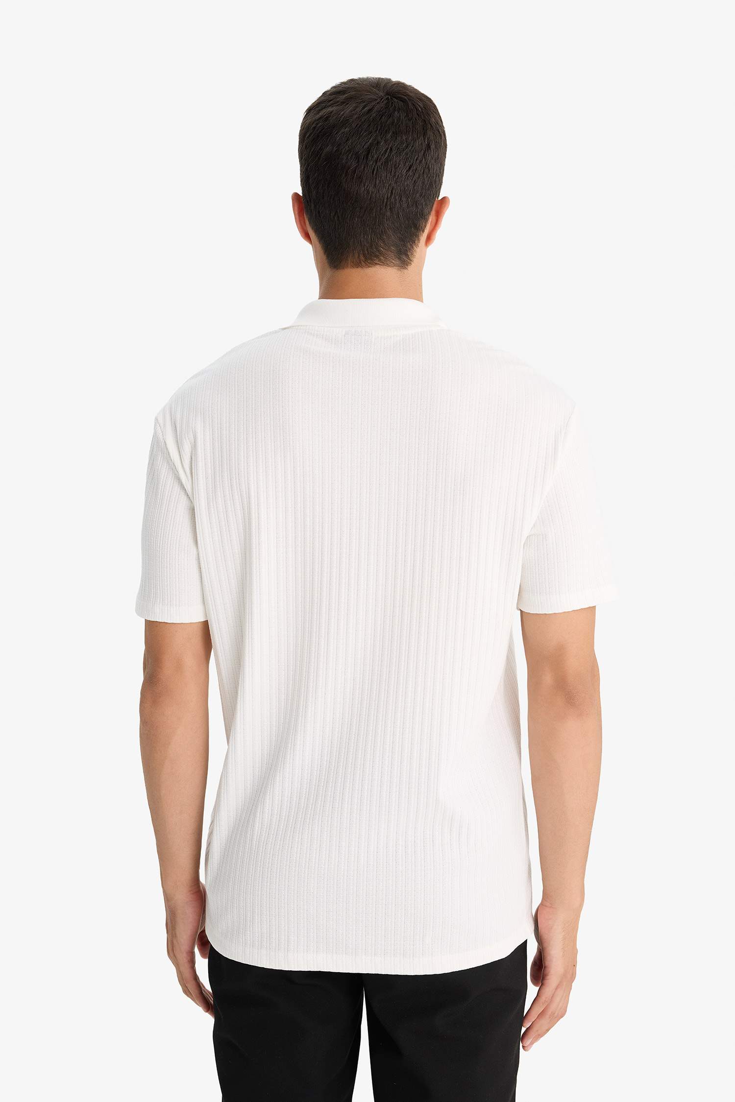 Regular Fit Krinkıl Dikey Dokulu Hafif Kumaş Polo Yaka Kısa Kollu Tişört
