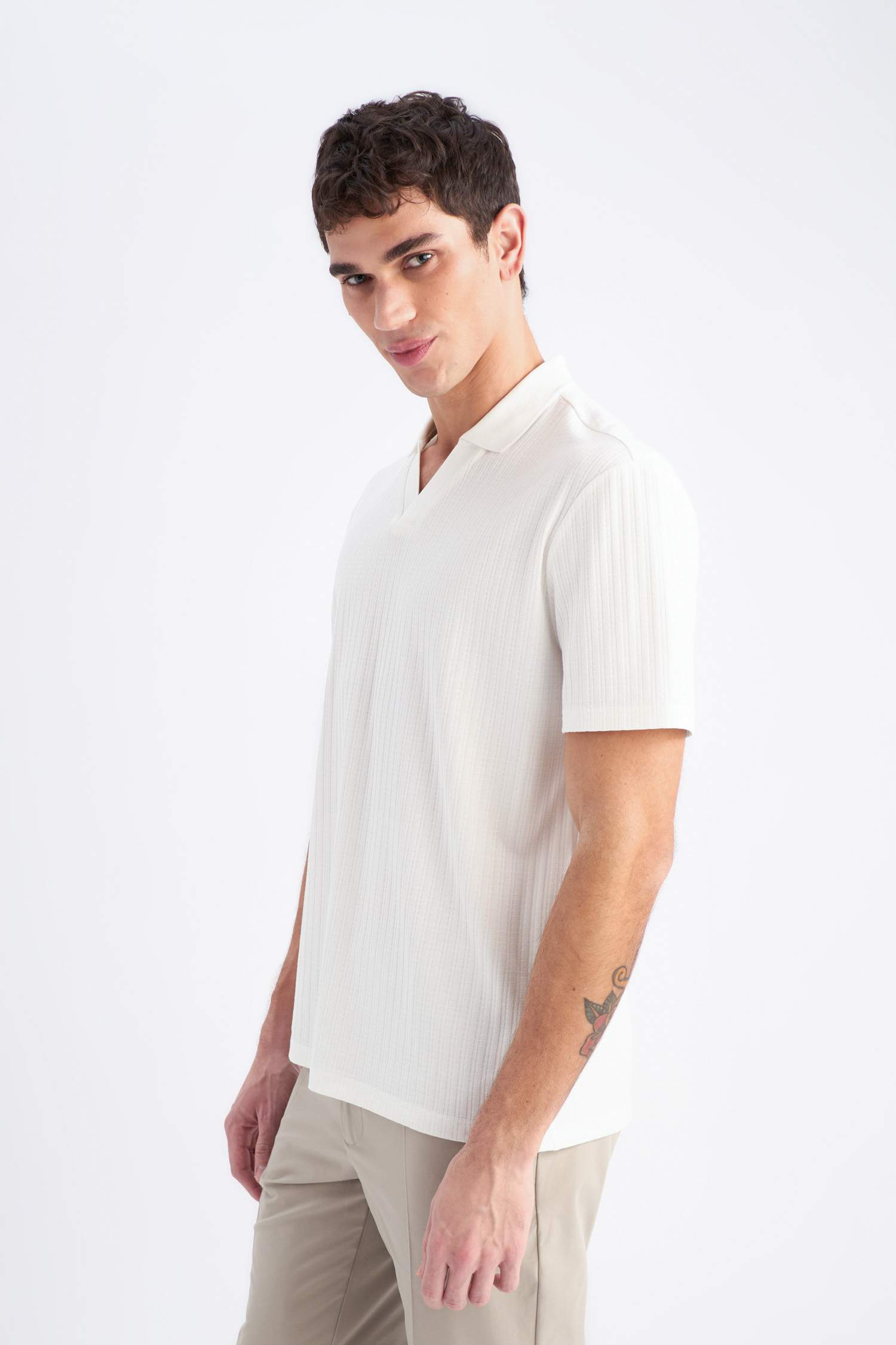 تيشيرت بولو كرنكيل نص كم قصة عادية