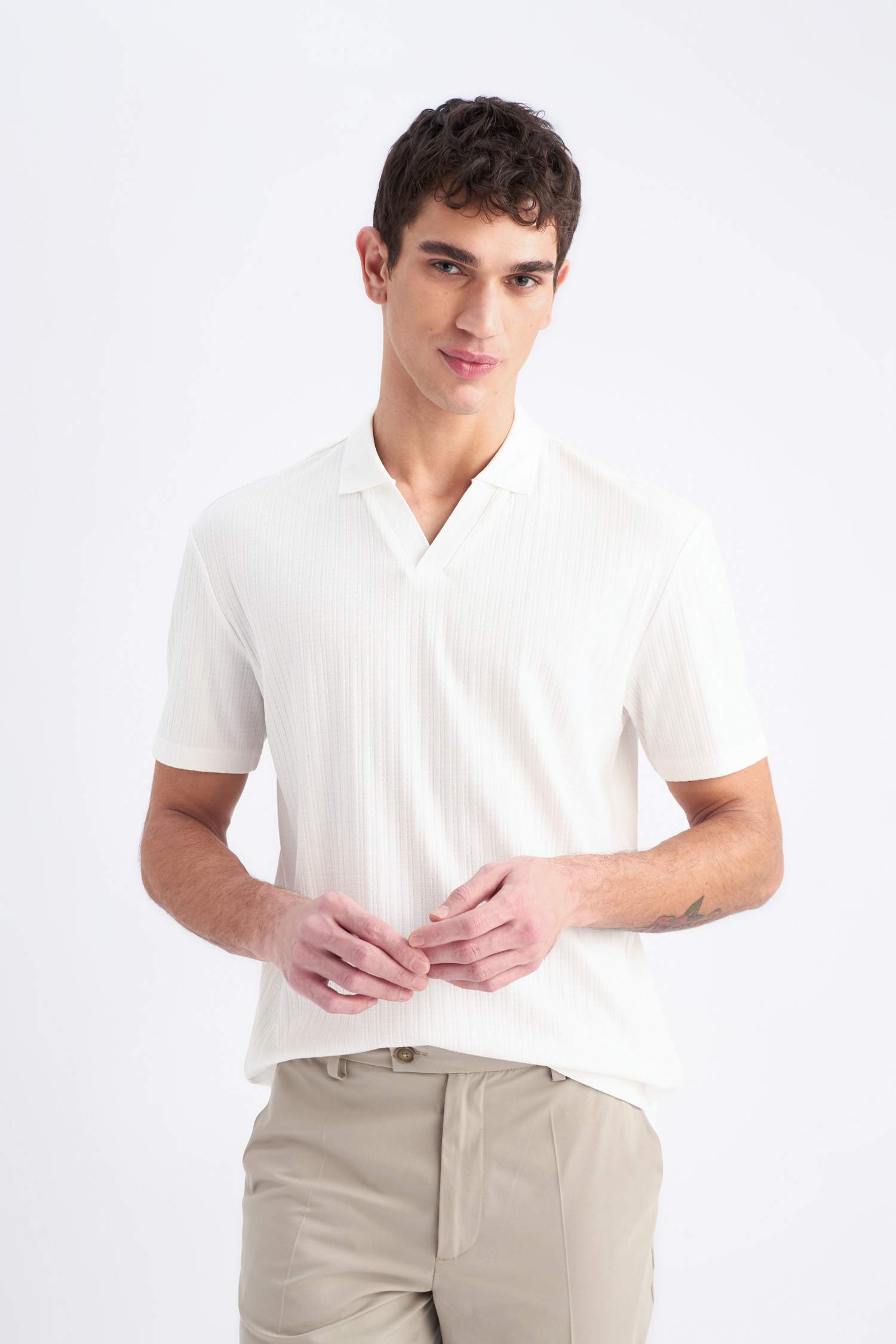 تيشيرت بولو كرنكيل نص كم قصة عادية