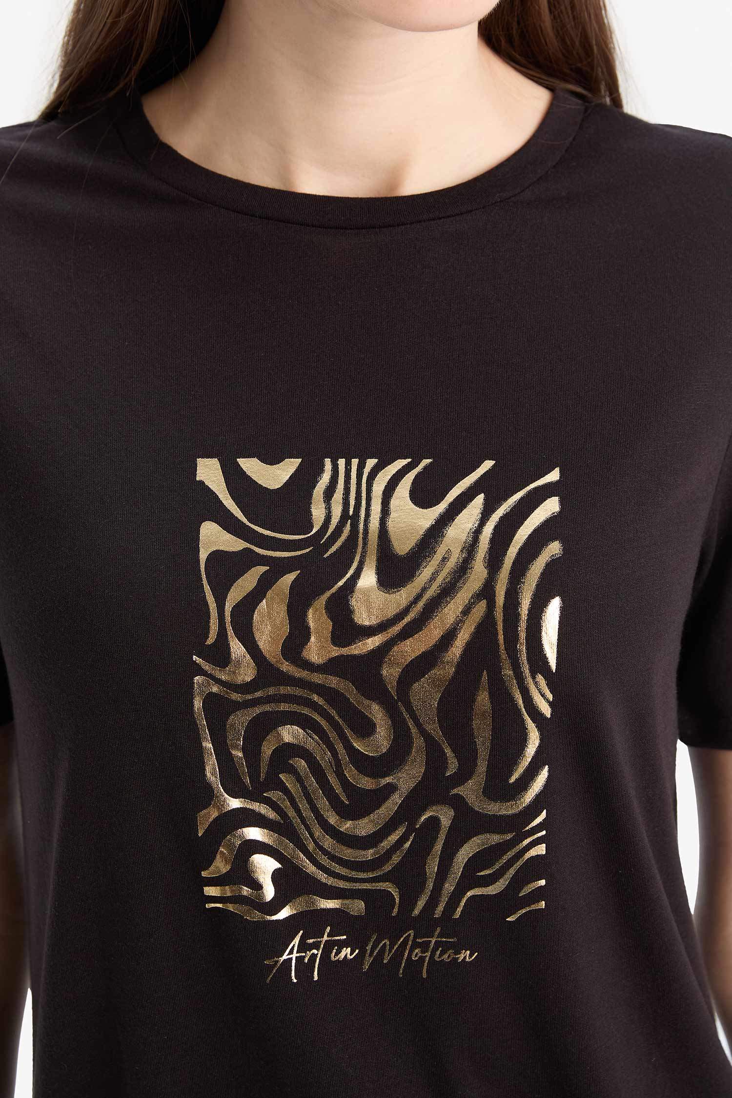 تي شيرت نص كم قصة عادية بياقة مستديرة