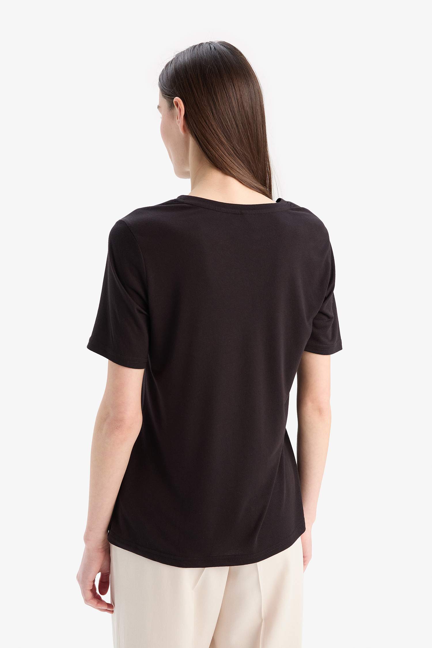 تي شيرت نص كم قصة عادية بياقة مستديرة