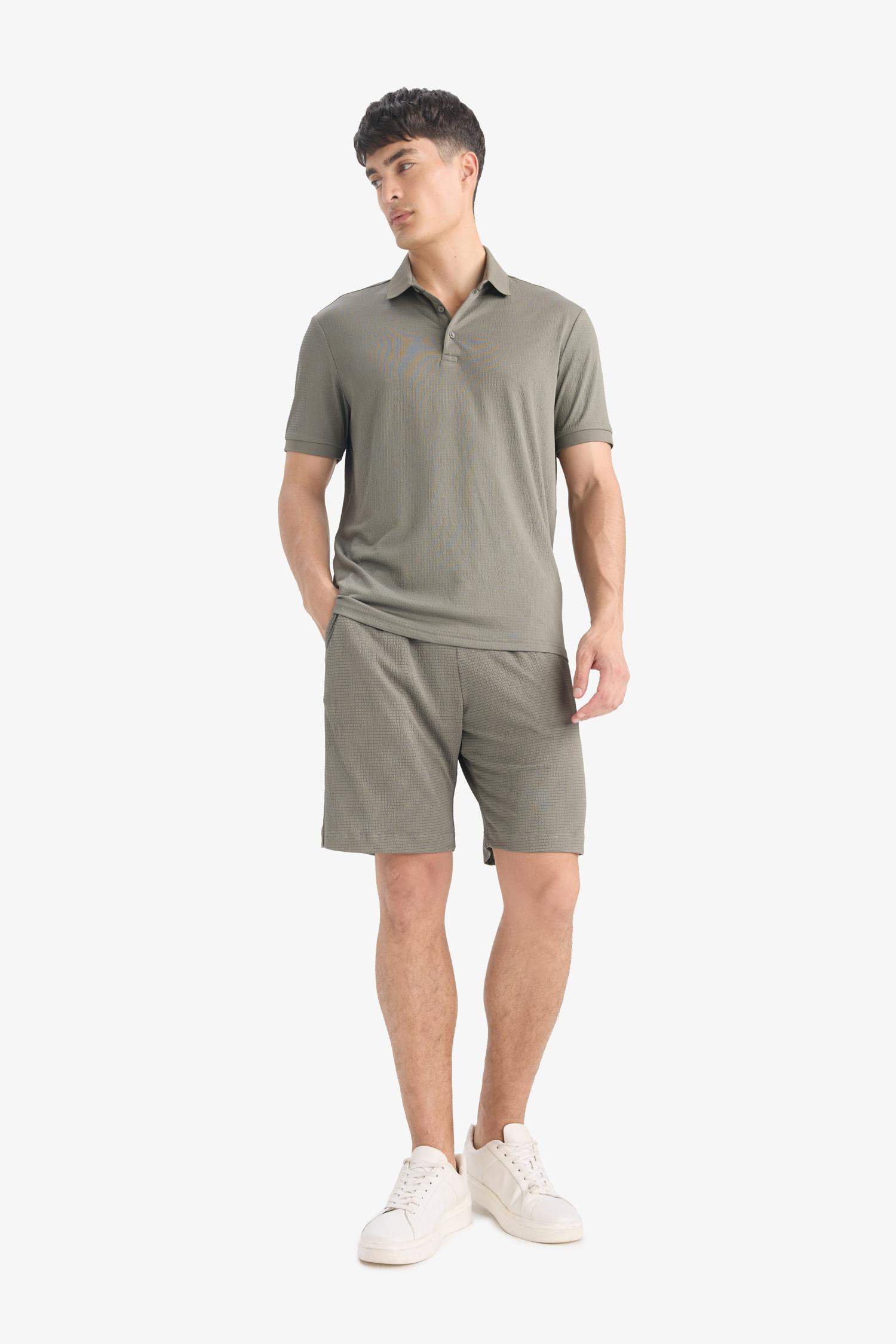 Slim Fit Dar Kesim Polo Yaka Dokulu Kısa Kollu Krinkıl Tişört