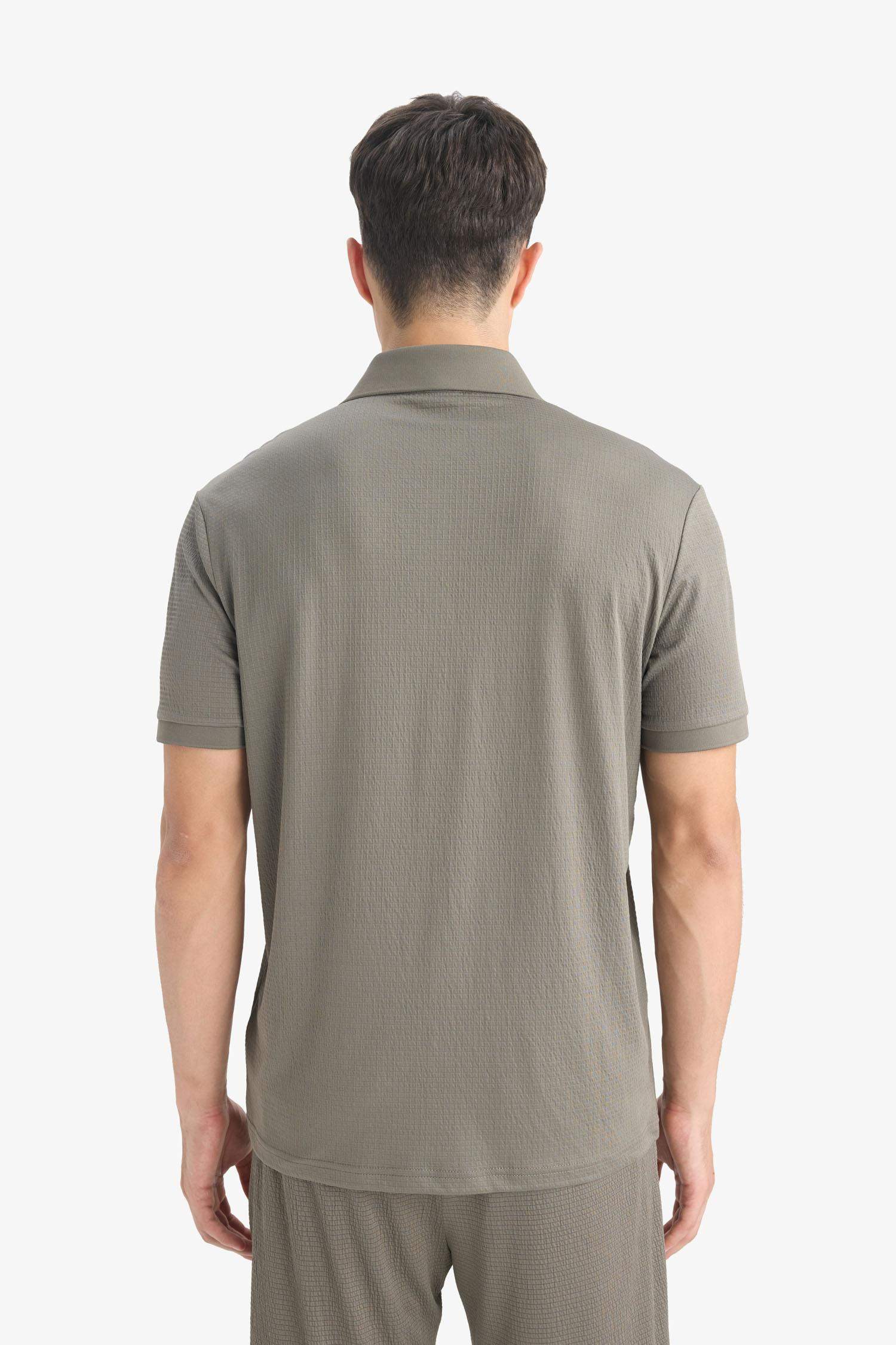 Slim Fit Dar Kesim Polo Yaka Dokulu Kısa Kollu Krinkıl Tişört