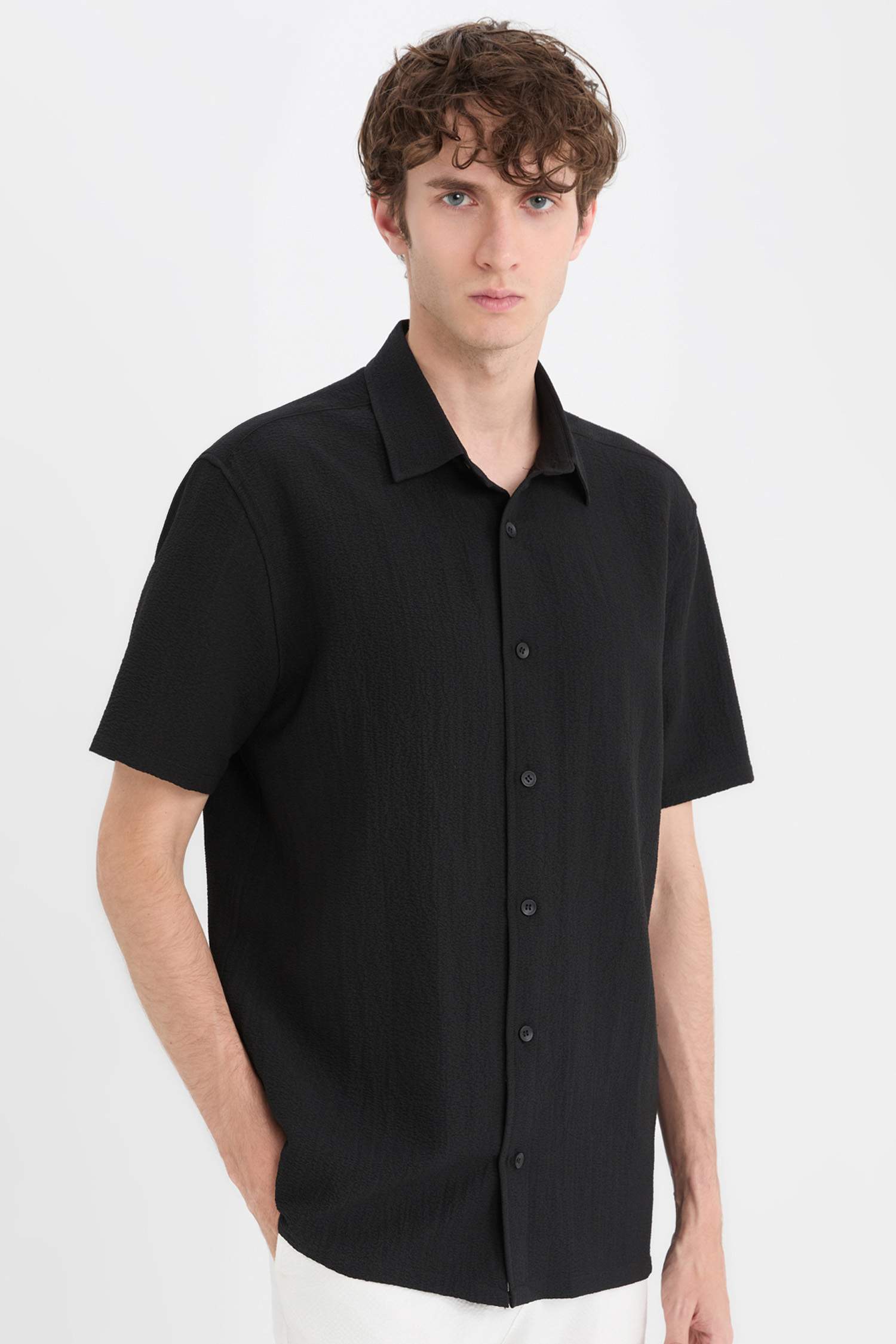 Regular Fit Polo Yaka Krinkıl Yazlık Kısa Kollu Siyah Gömlek