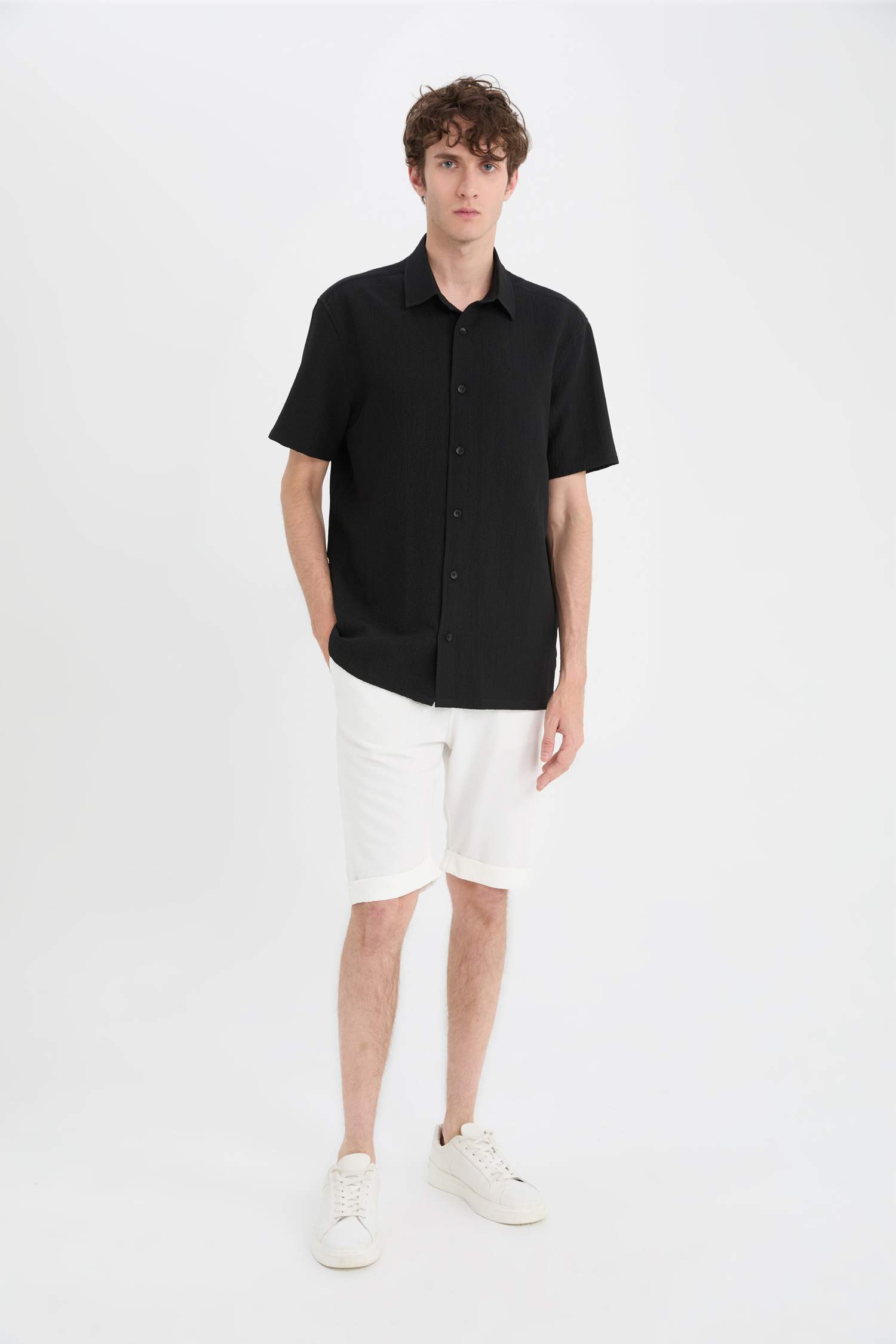 Regular Fit Polo Yaka Krinkıl Yazlık Kısa Kollu Siyah Gömlek