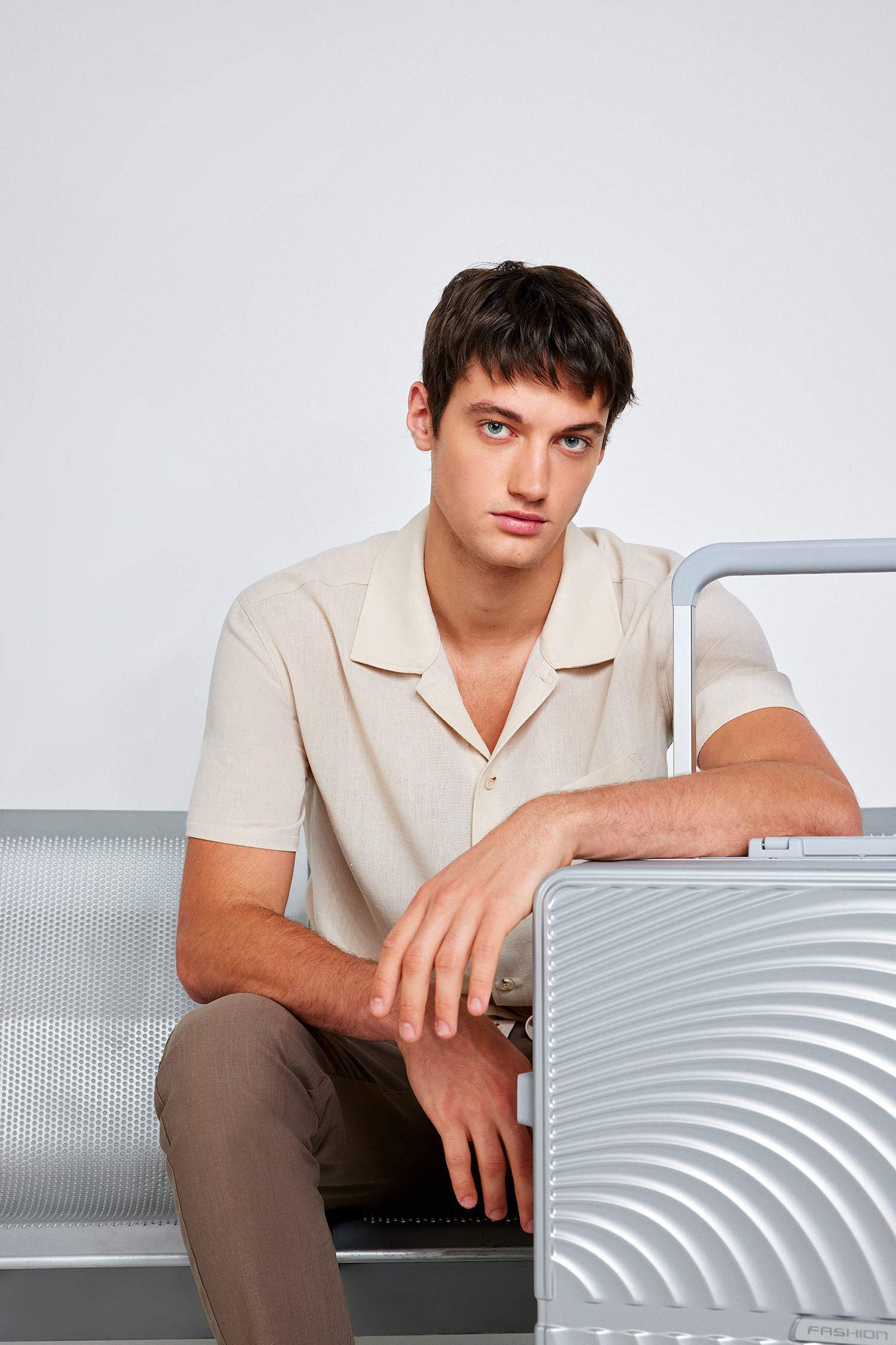 قميص كتان نص كم قصة مريحة بياقة بولو